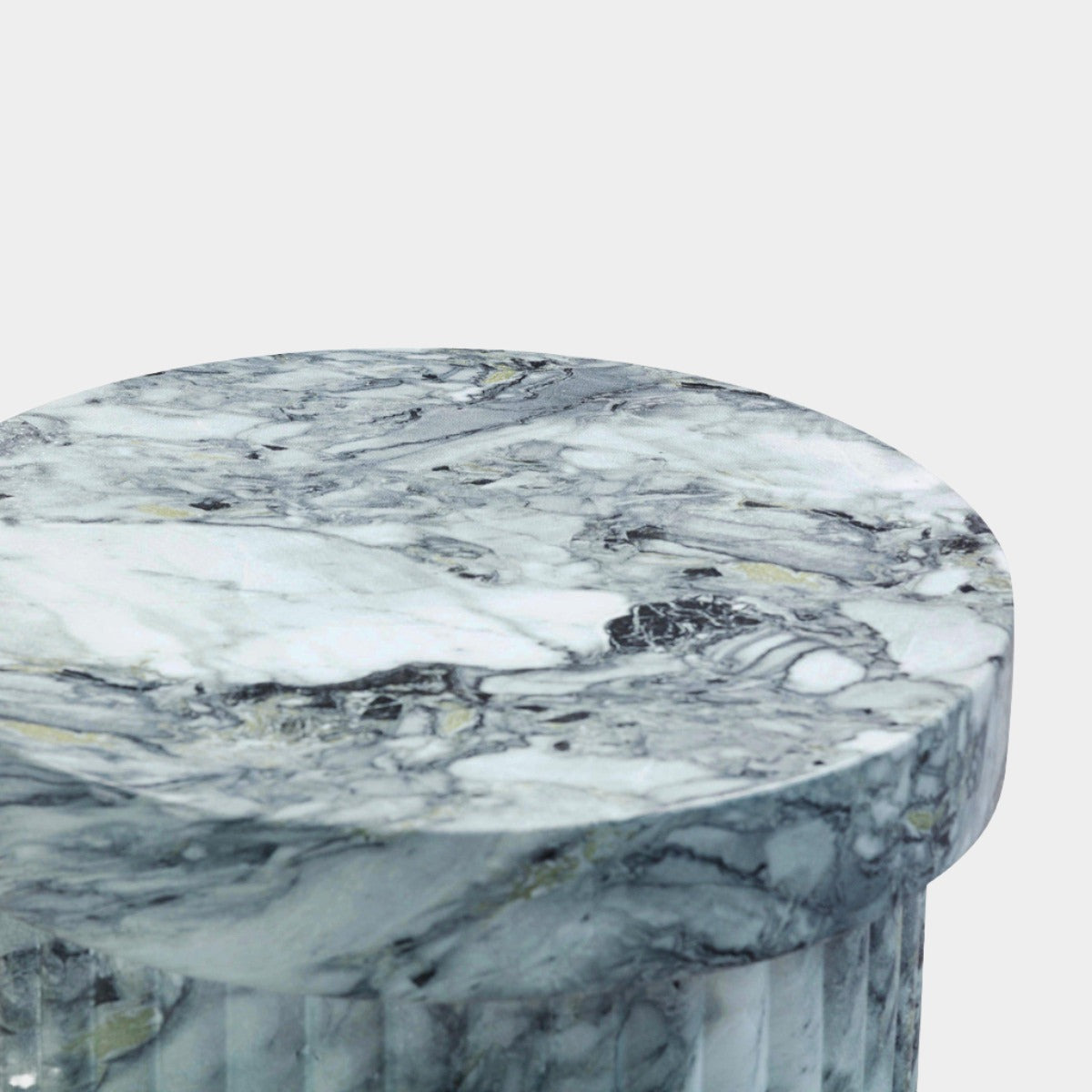 Table d'appoint d'intérieur/extérieur en béton à motif de marbre Serafina