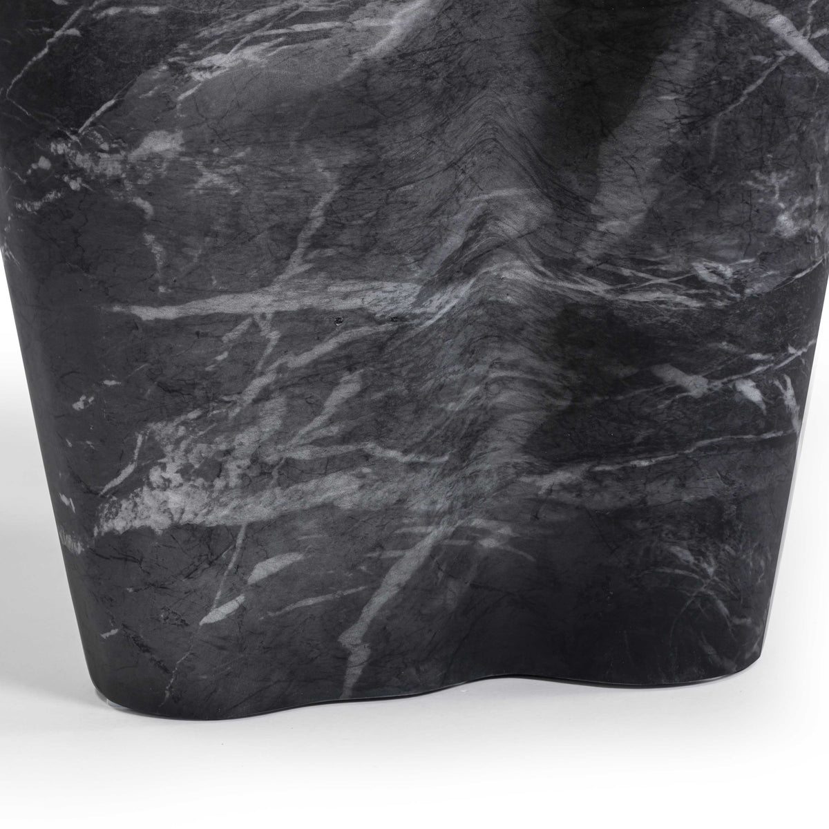 Table d'appoint haute en fausse dalle