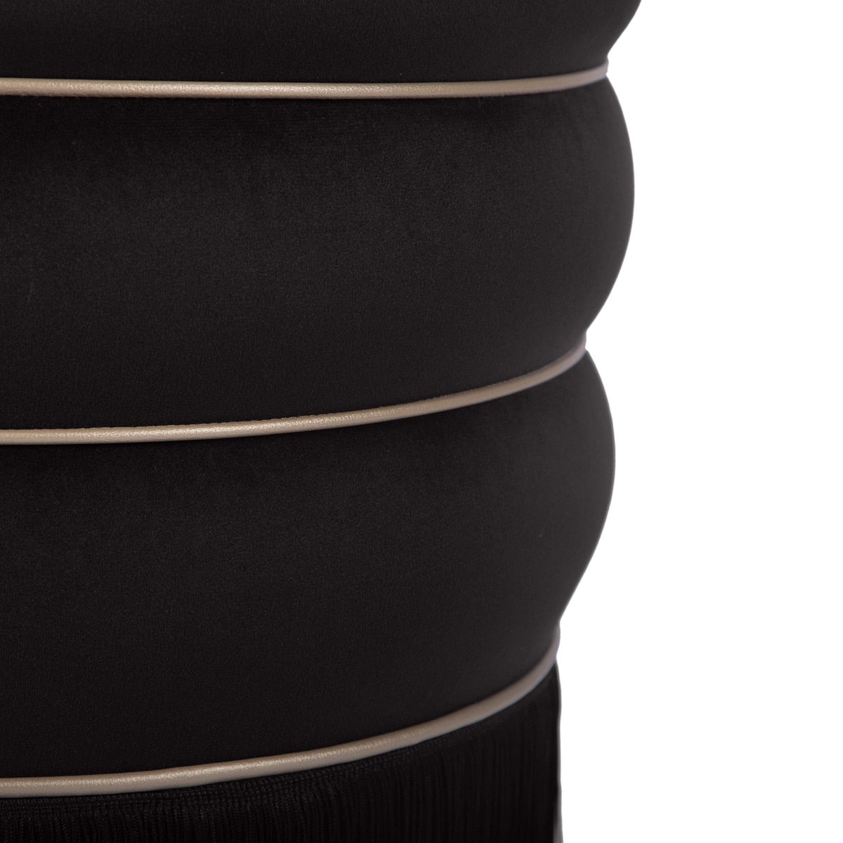Pouf en velours noir Lakka