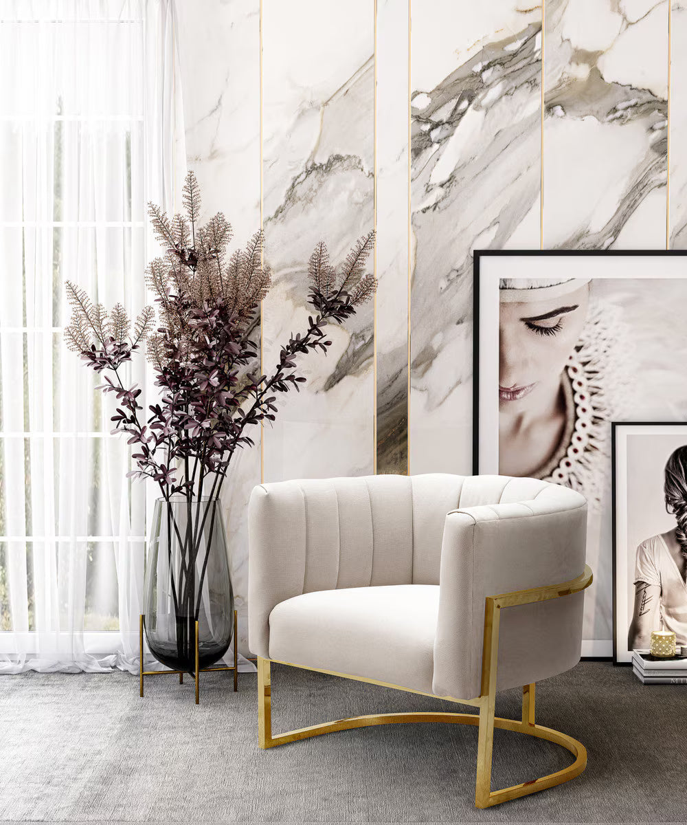 Chaise Magnolia à pois crème avec base dorée