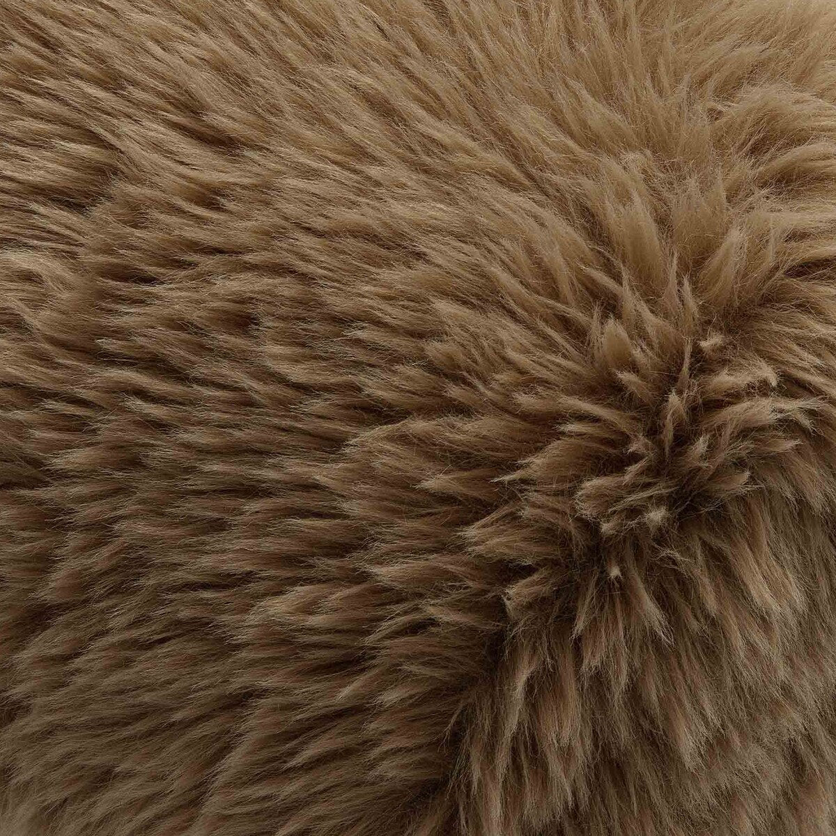 Fauteuil d'appoint en peau de mouton vegan taupe foncé Carmel