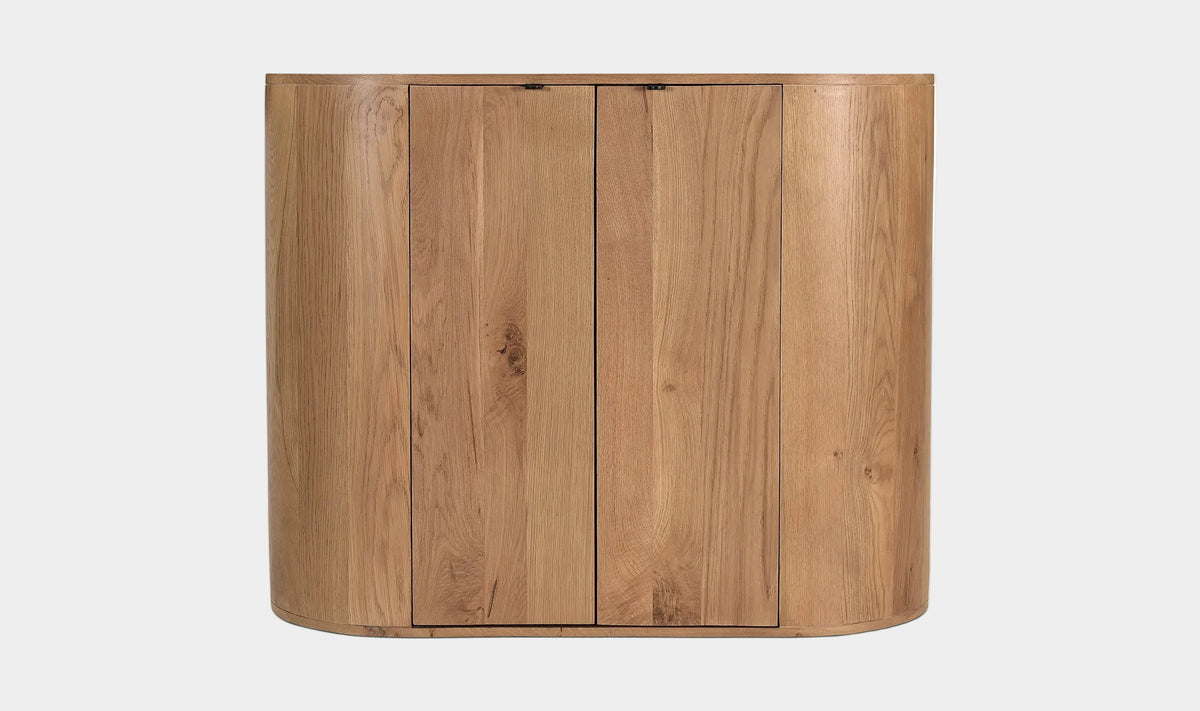 Theo Cabinet
