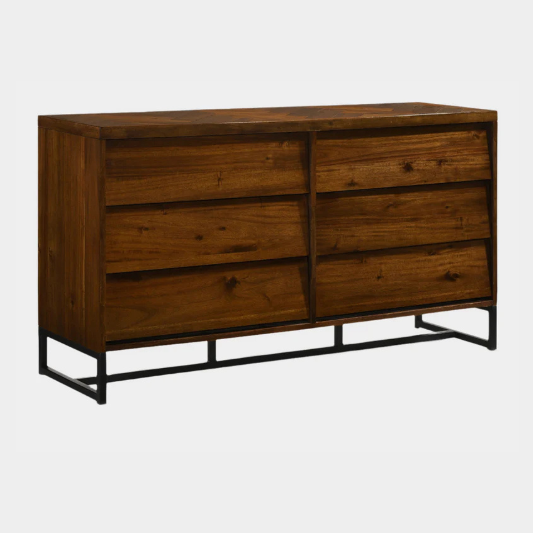 Commode en bois de roseau