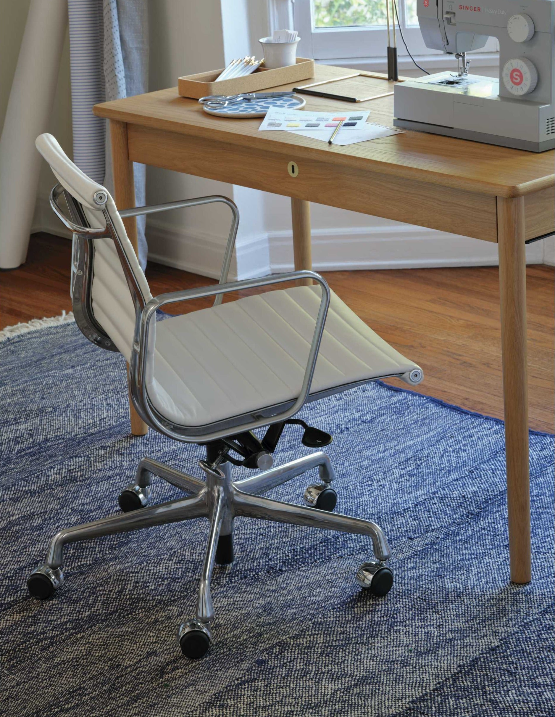 Chaise de direction Eames Aluminum Group - Dossier bas
