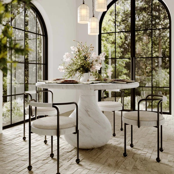 Smooch Indoor / Outdoor 47" Round Dining Table