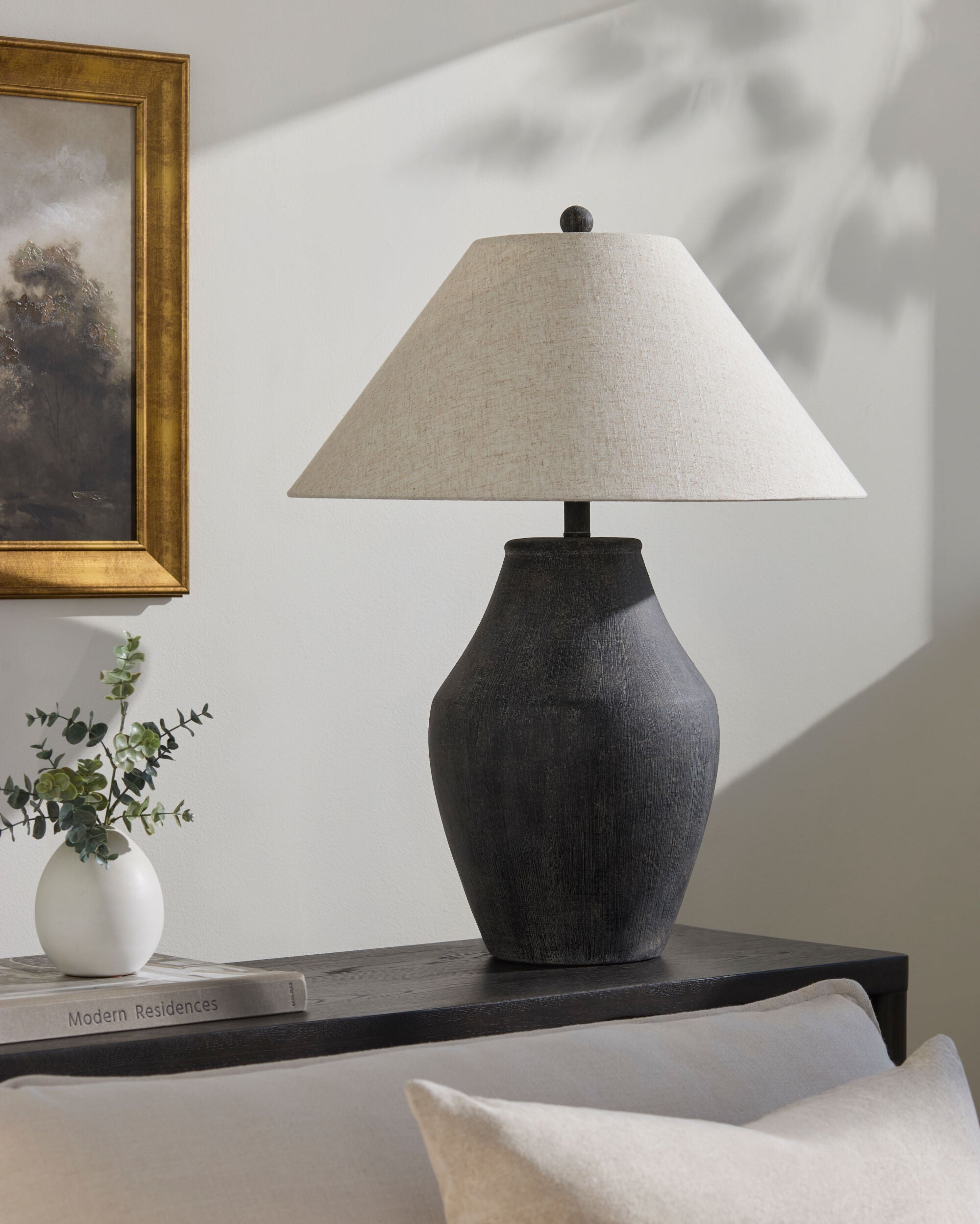 Amaryllis Accent Table Lamp