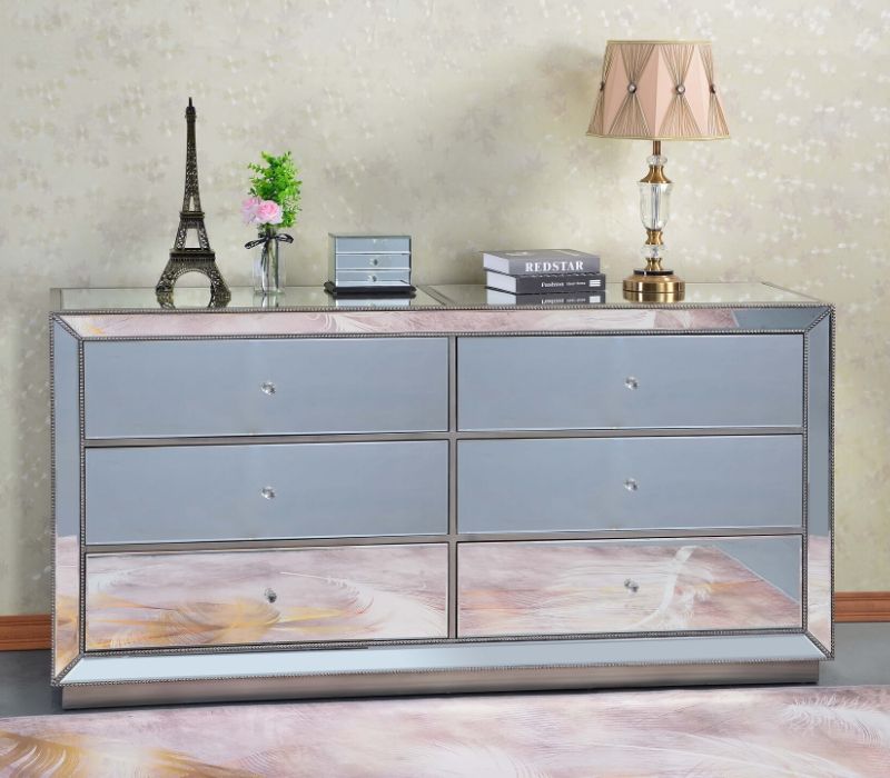 Commode cramoisie