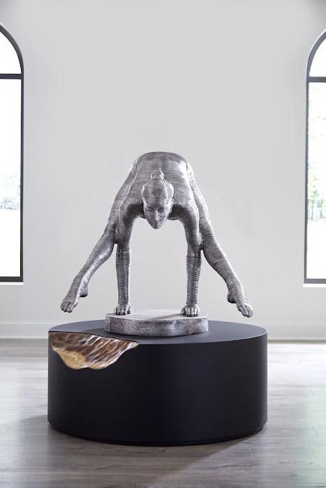 Sculpture corporelle en équilibre, aluminium