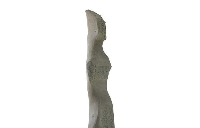 Sculptures de femmes moulées, E, colossales, éclats de pierre