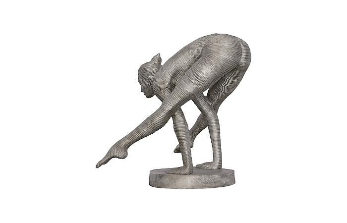 Sculpture corporelle en équilibre, aluminium