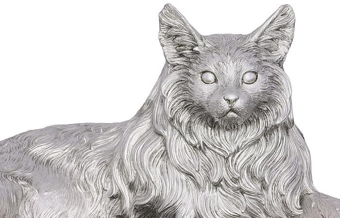 Sculpture de chat, feuille d'argent