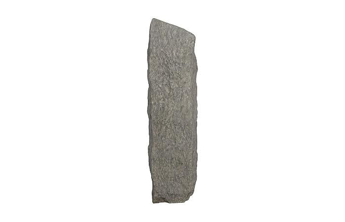 Sculpture en pierre coulée colossale, gris
