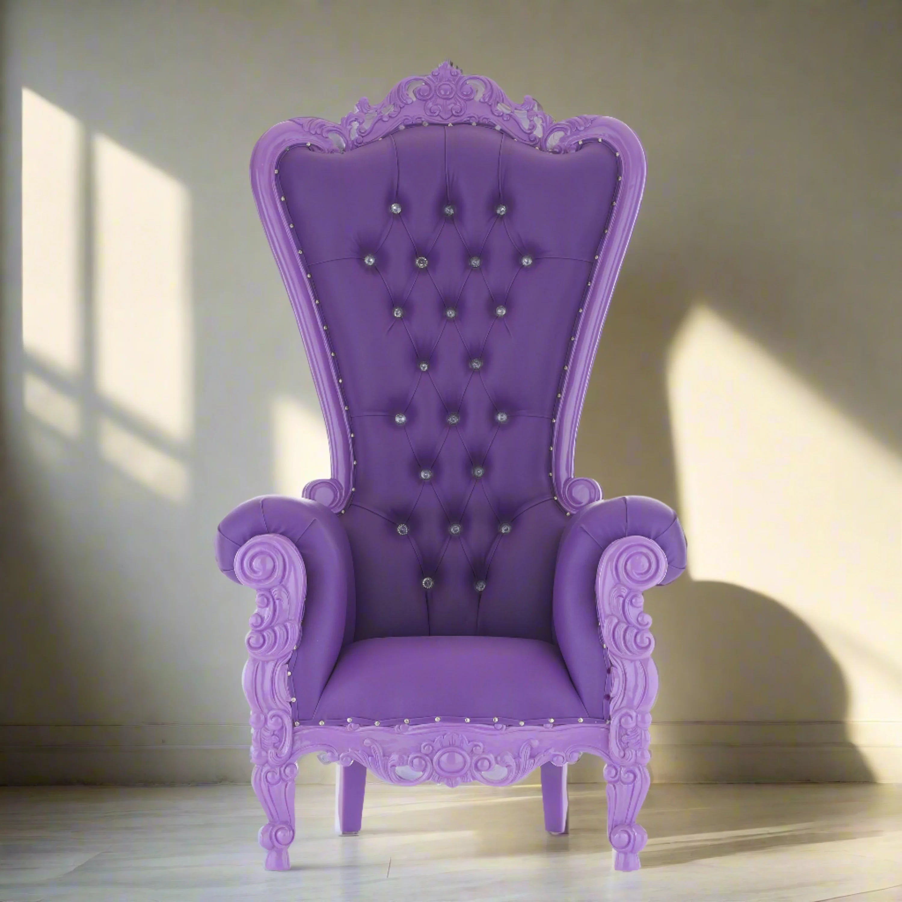 Queen Tiffany Throne Chair - Vinyl