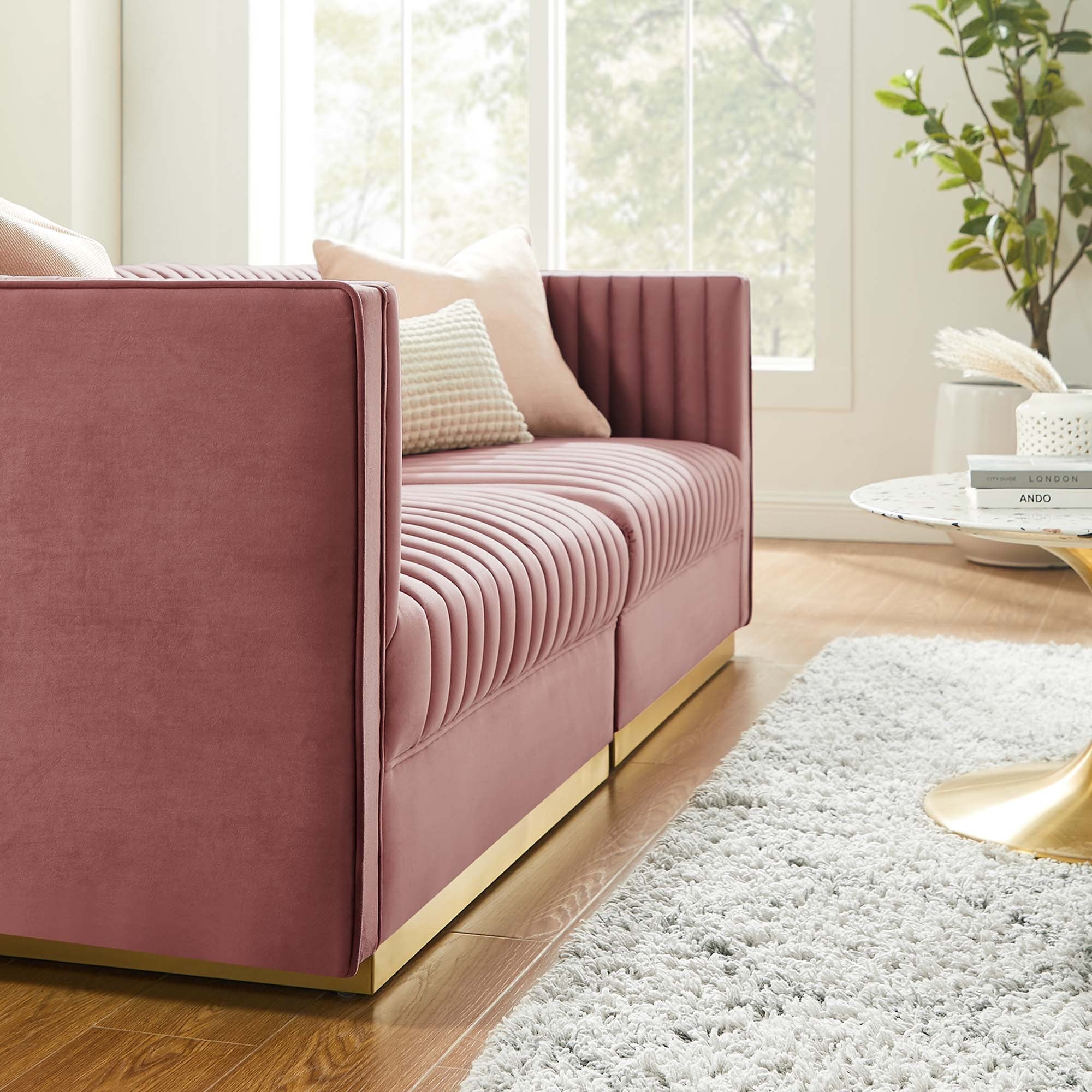 Chaise sans accoudoirs rembourrée en duvet Commix