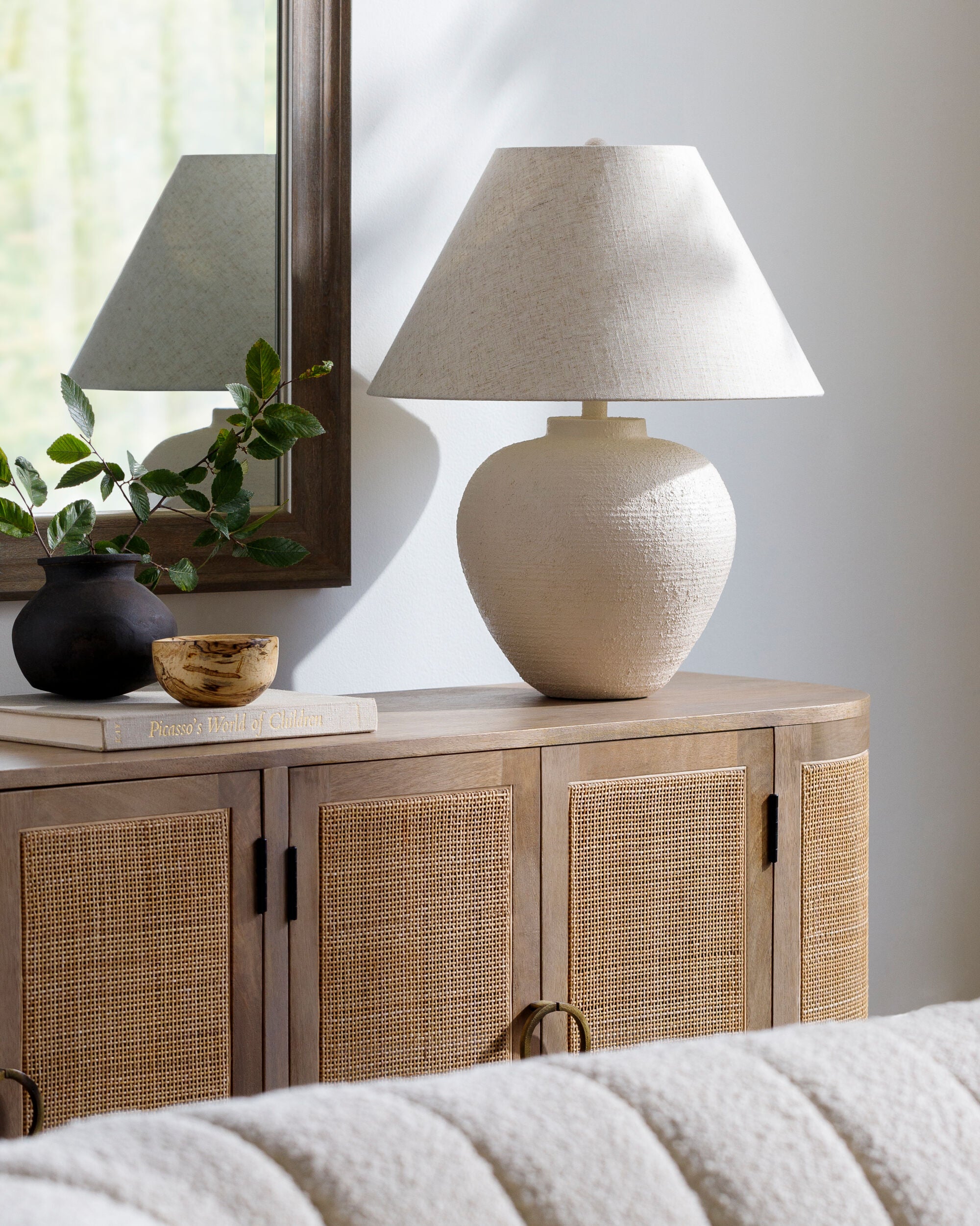 Kaliyu Accent Table Lamp
