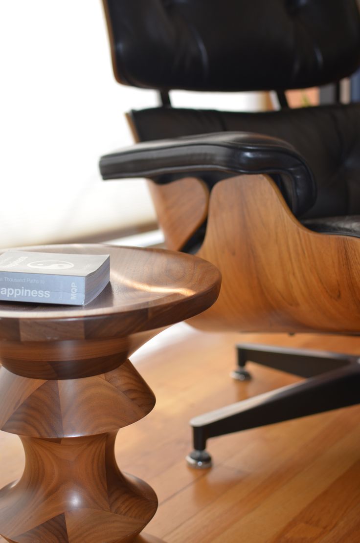 Tabouret tourné Eames