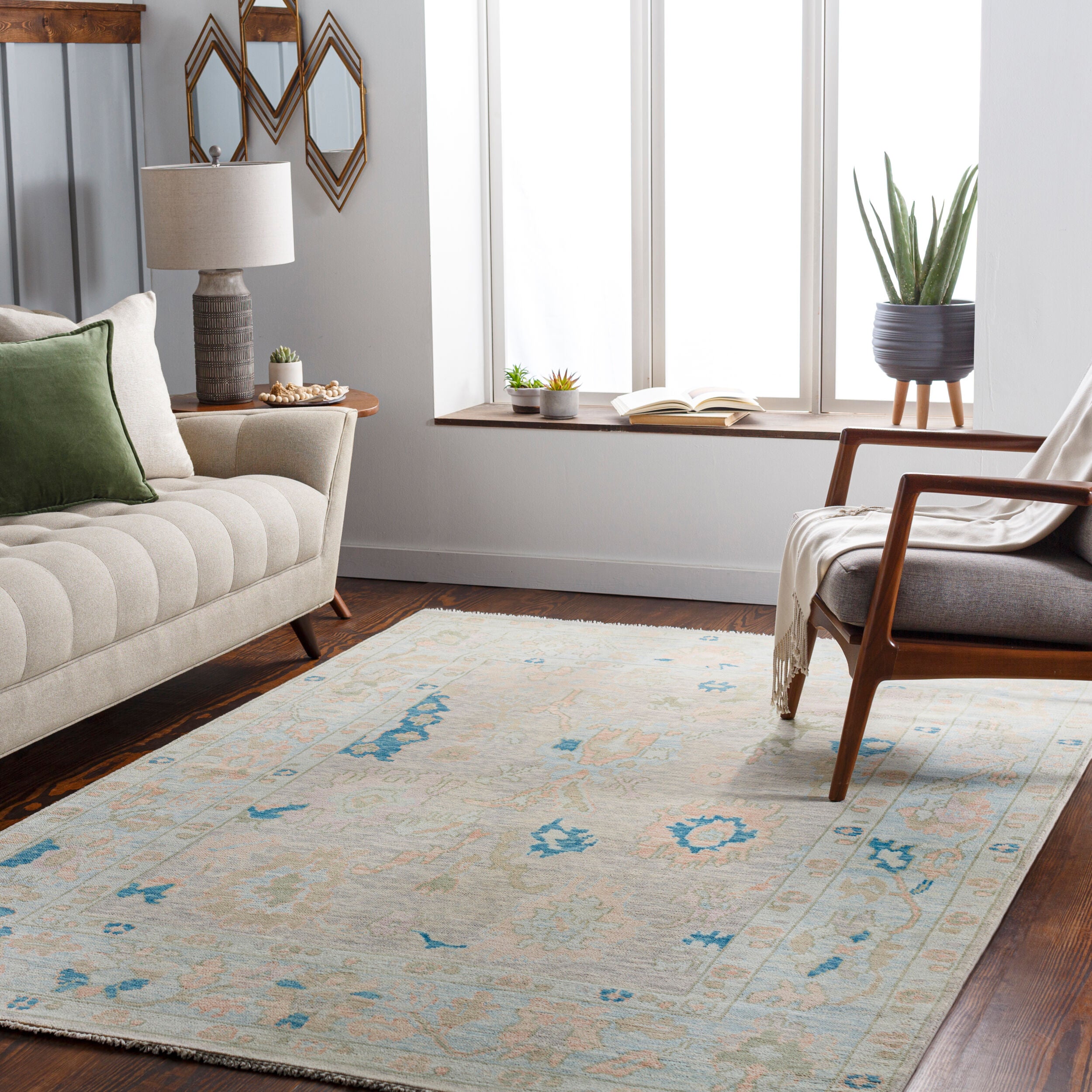 Ushak Handmade Rug