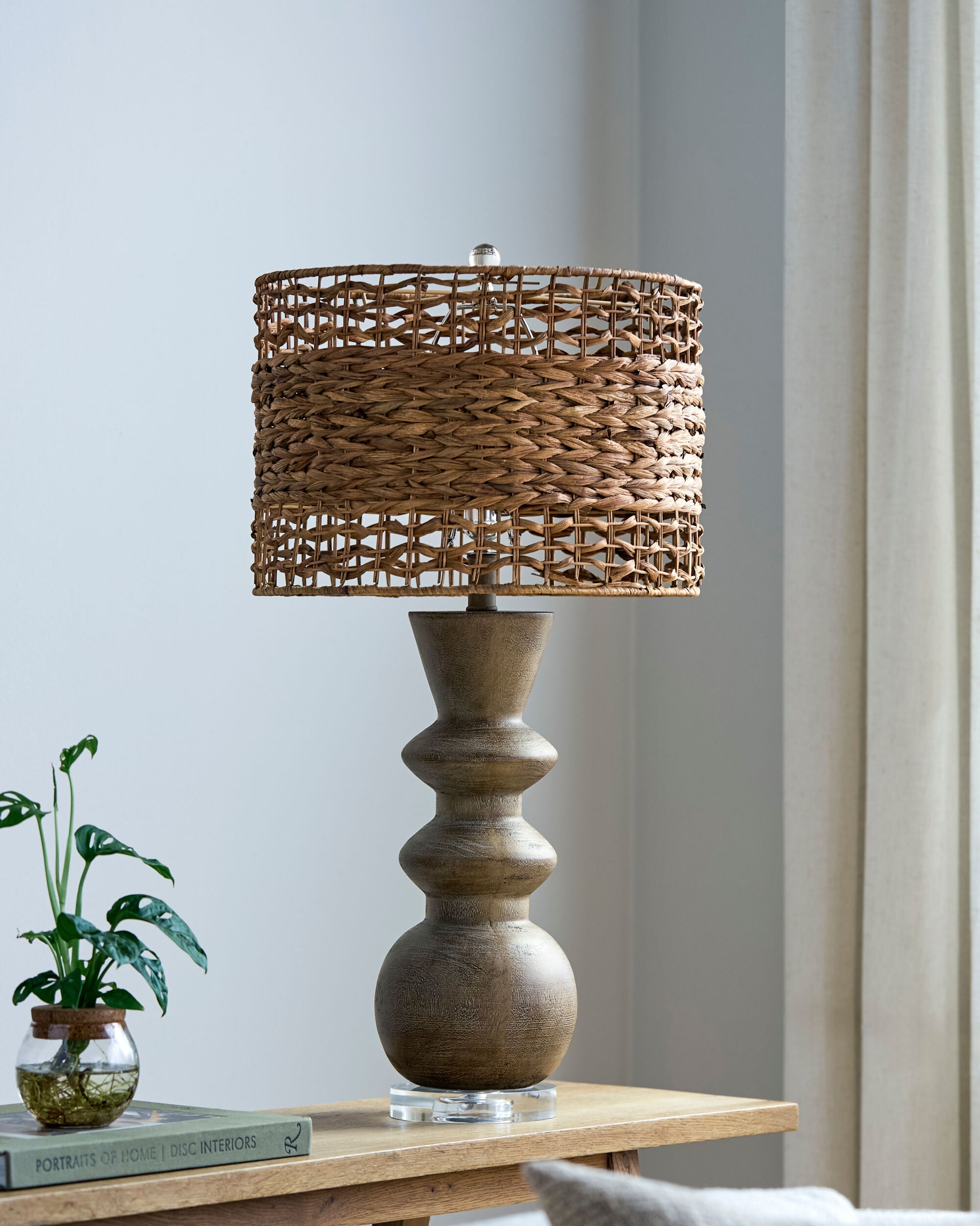 Vedruna Accent Table Lamp