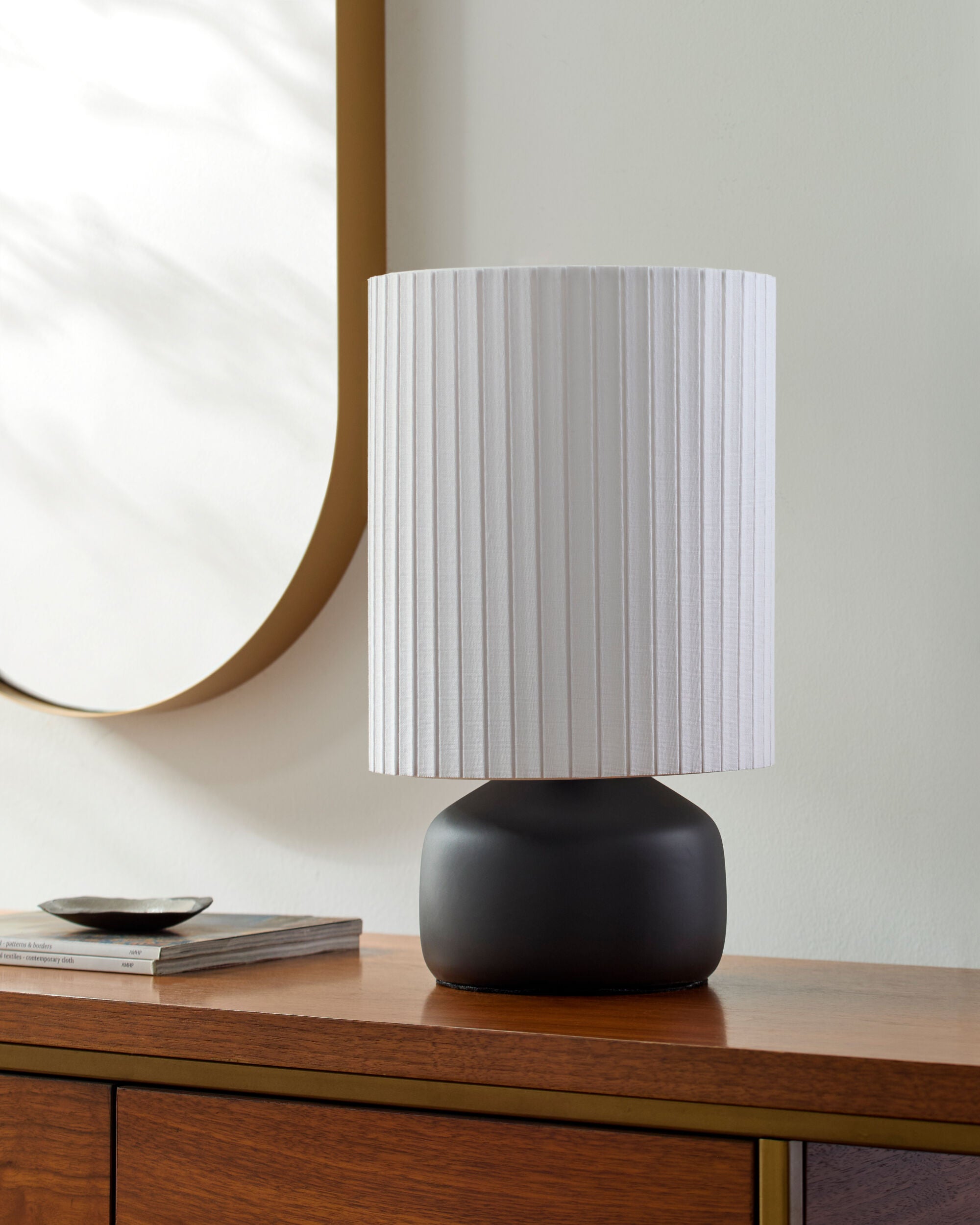 Vadso Accent Table Lamp