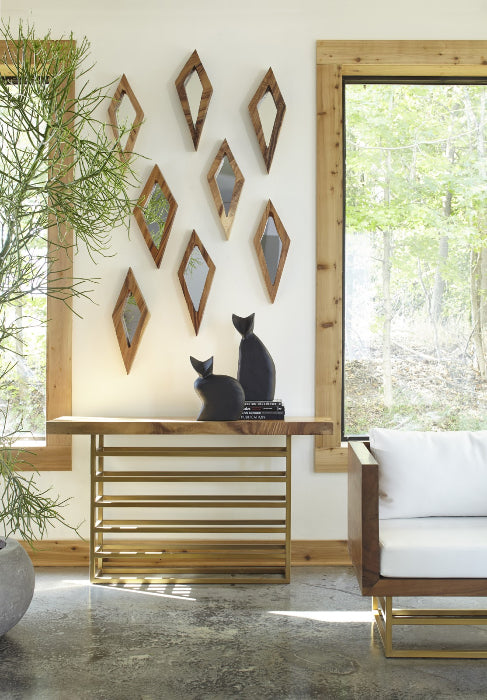 Sculpture de chat assis en bois de Chamcha (noir brûlé)