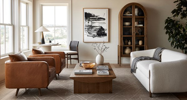 Chaise pivotante à dossier arrondi