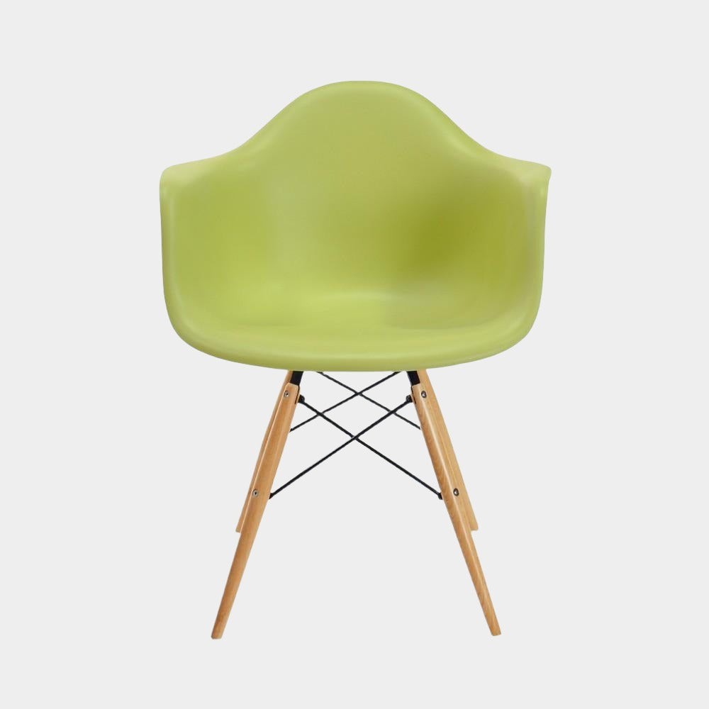 Fauteuil pour enfant en plastique moulé Eames - Pieds en bois