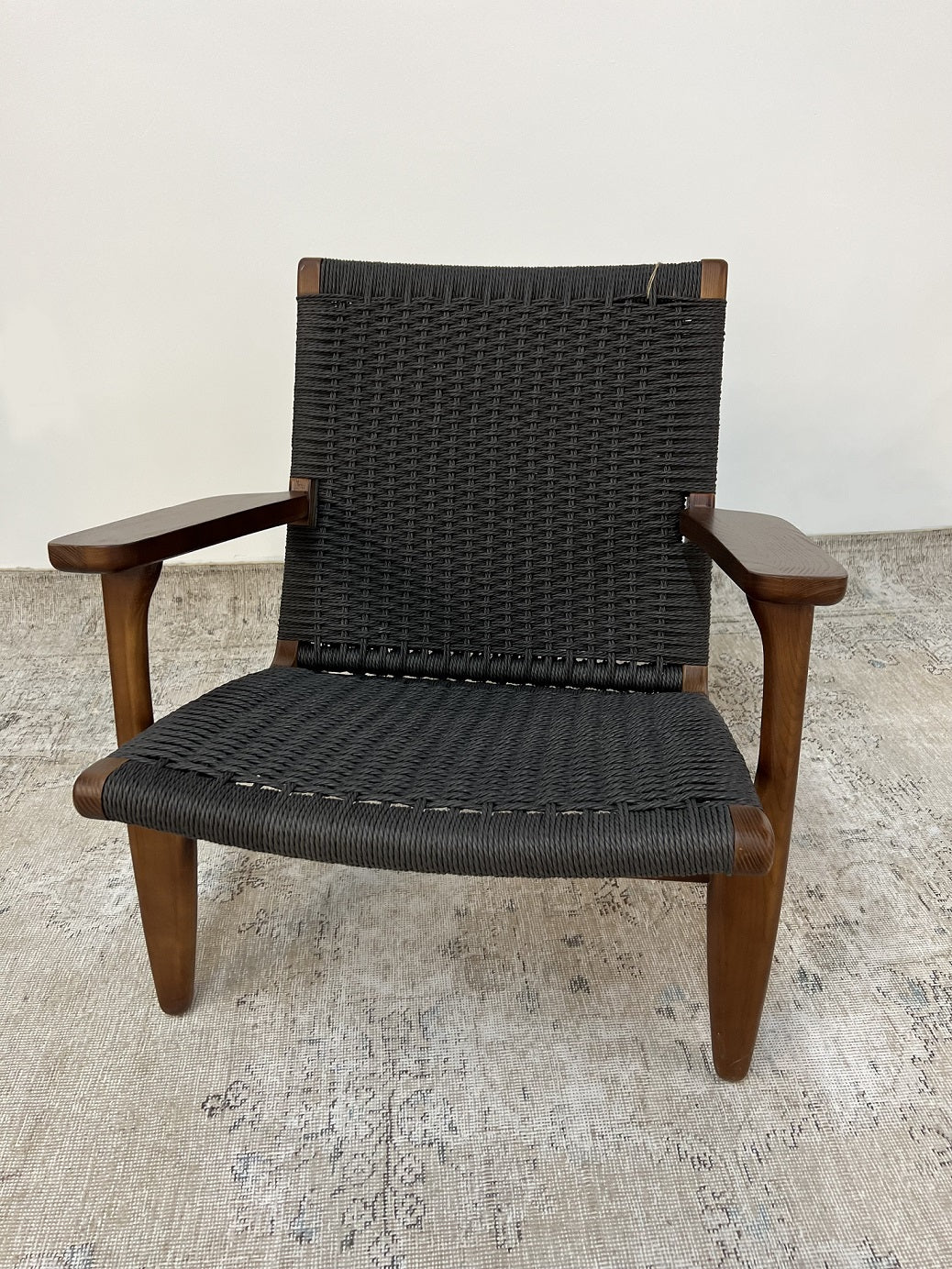 Black & Walnut seat | Floor Model