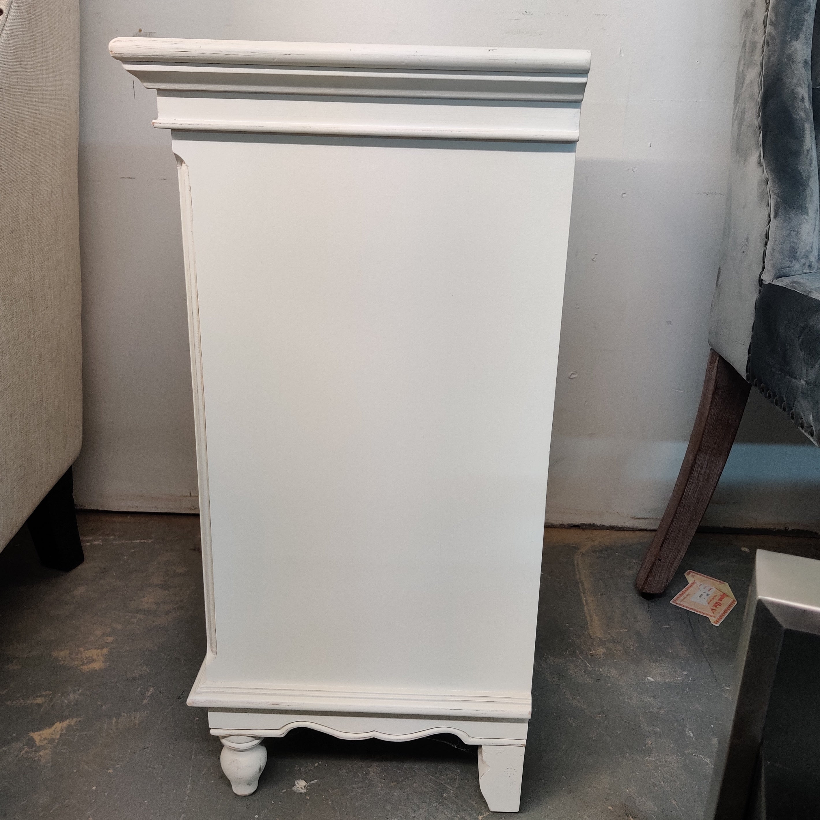 White Side Table | Floor Model