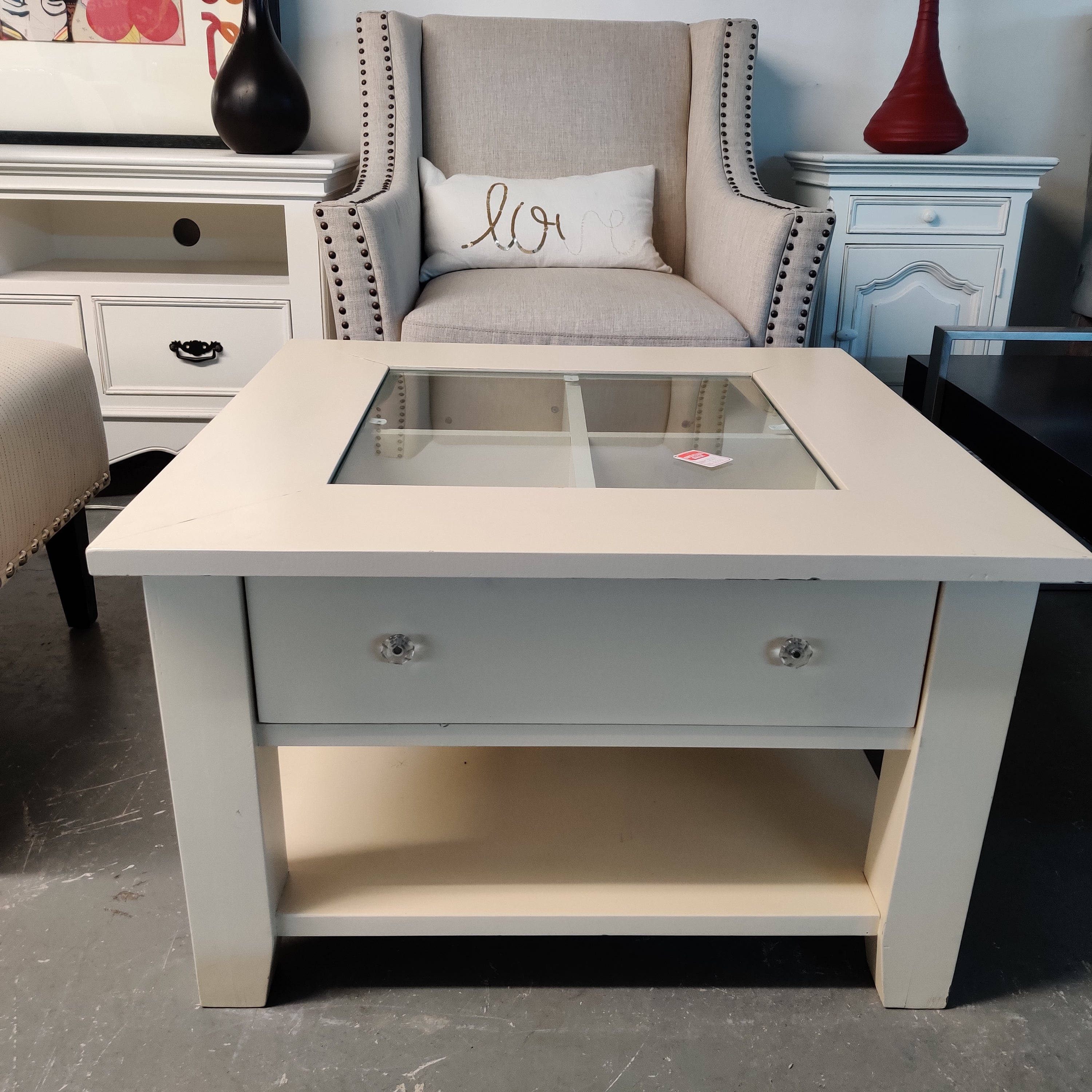 Table basse blanche | Modèle de sol