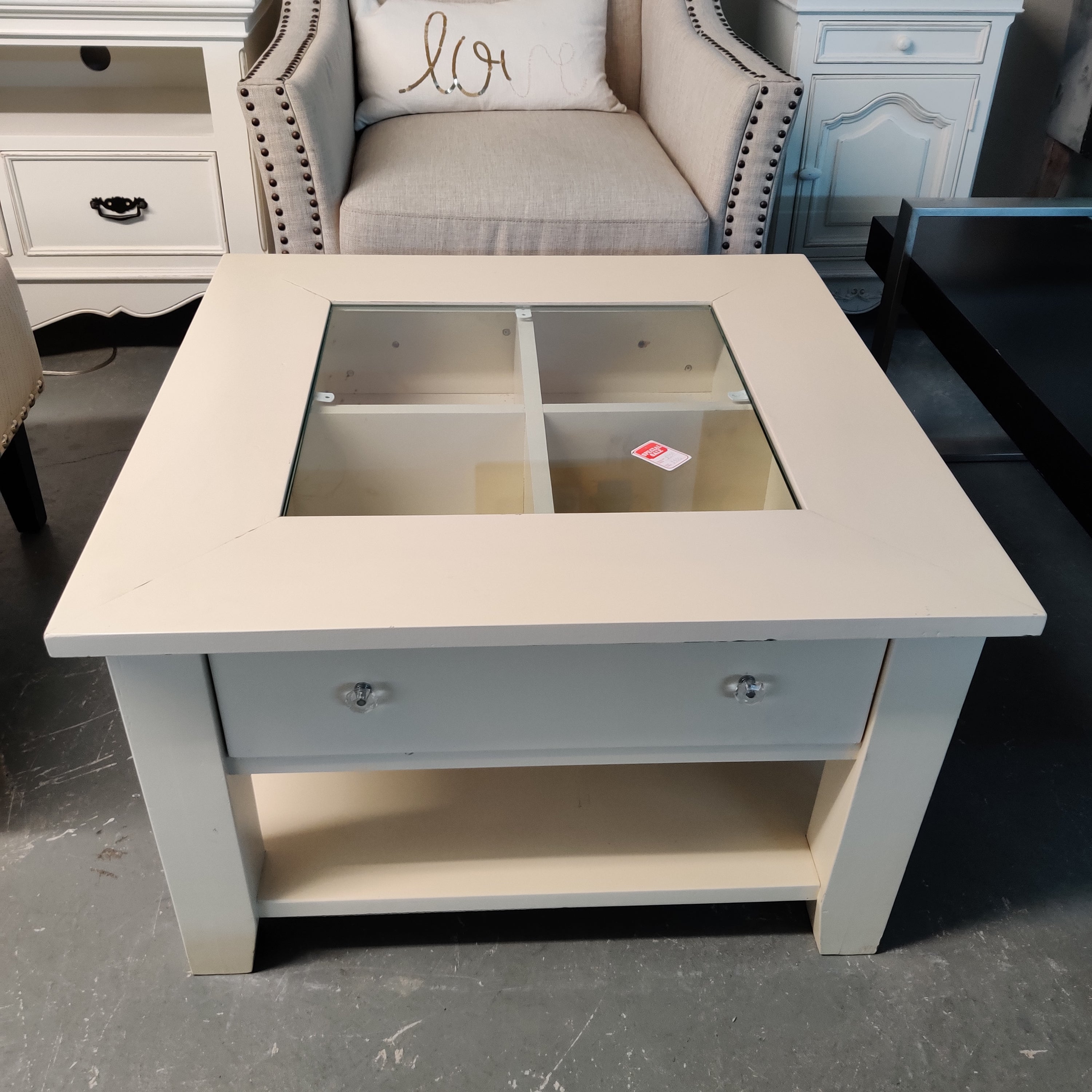 Table basse blanche | Modèle de sol