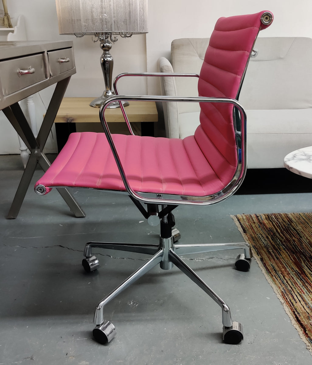 Pink leather office online chair