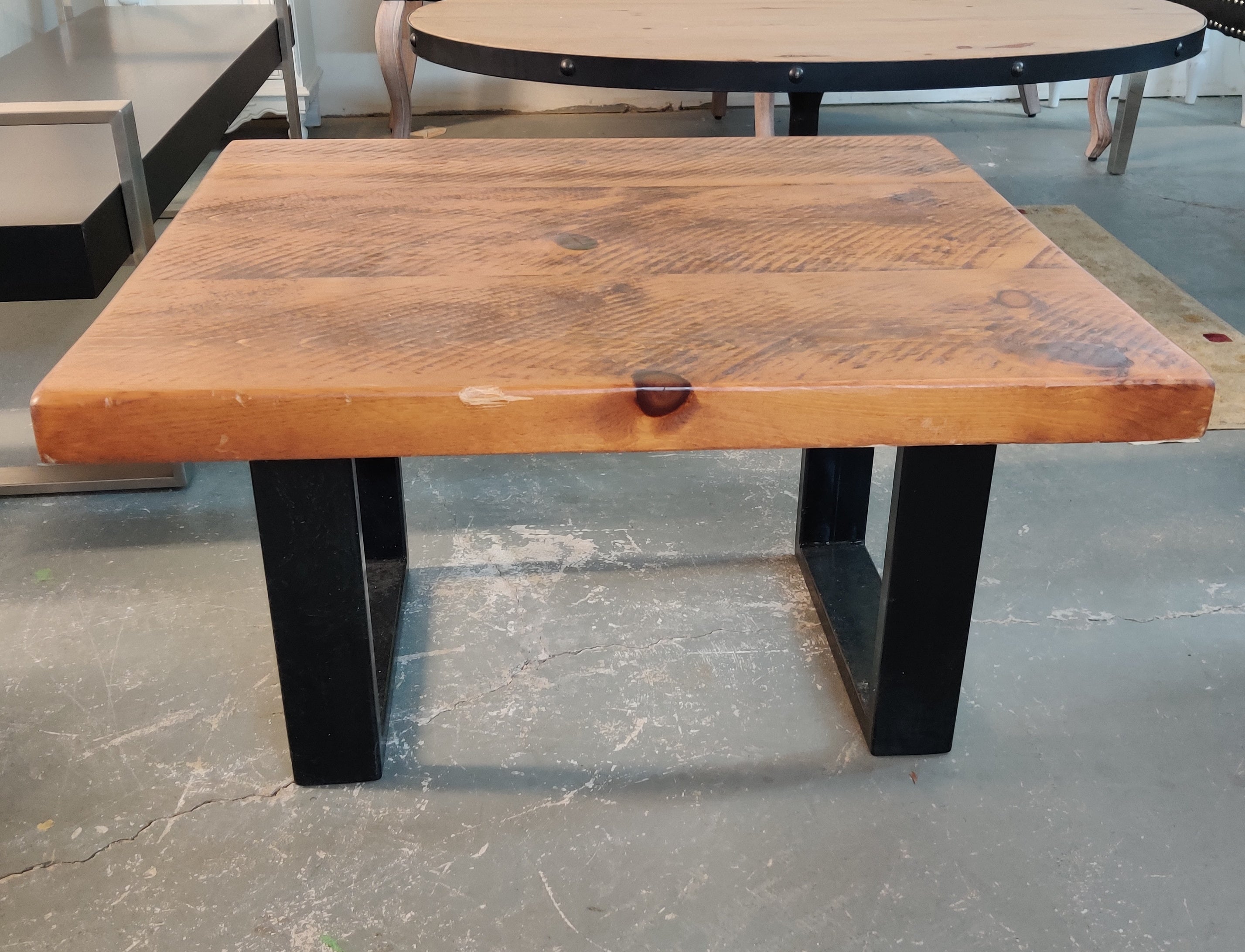 Table basse en bois | Modèle de sol