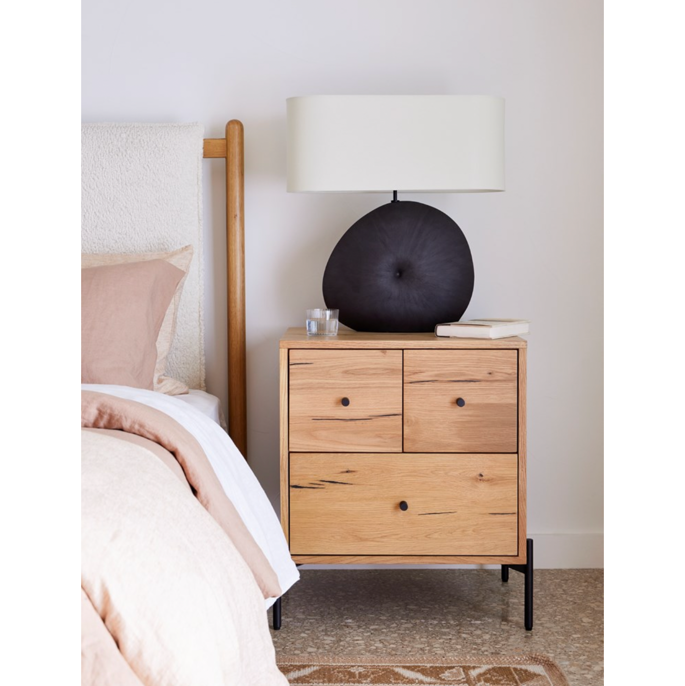 Veda Nightstand (23.5")