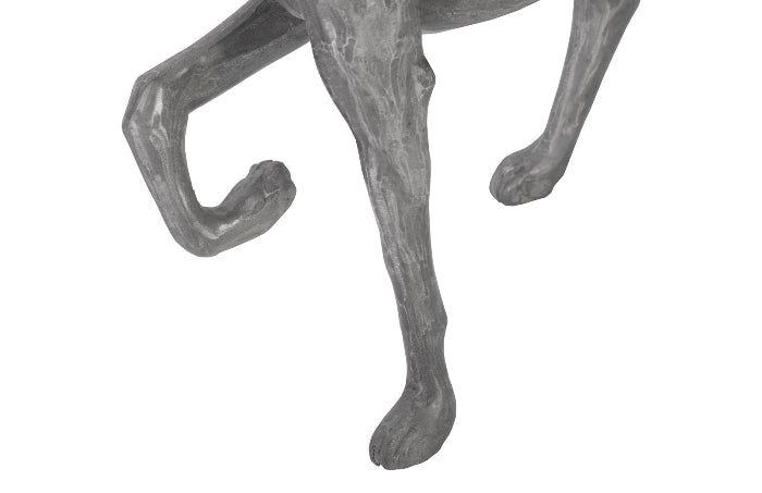 Sculpture de chien cabré