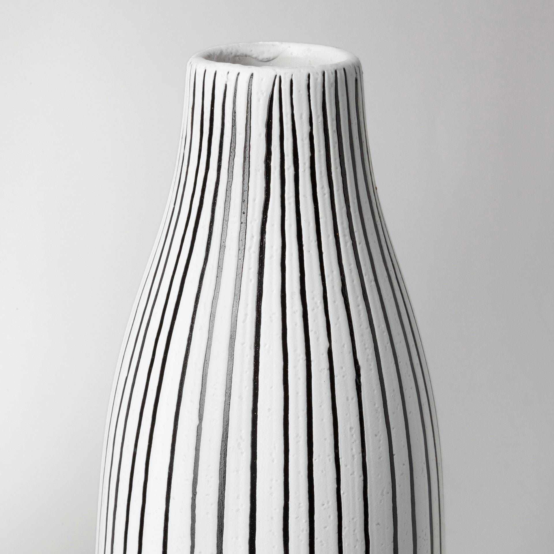 Kira Vase