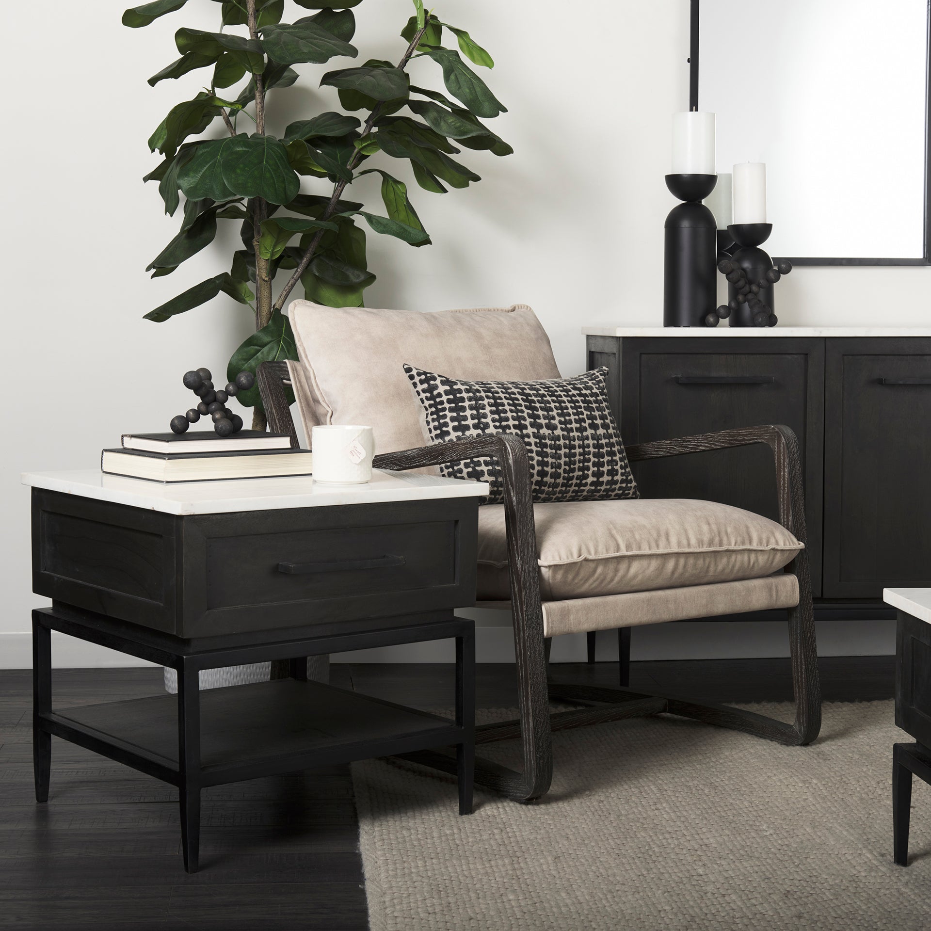 Divina End/Side Table