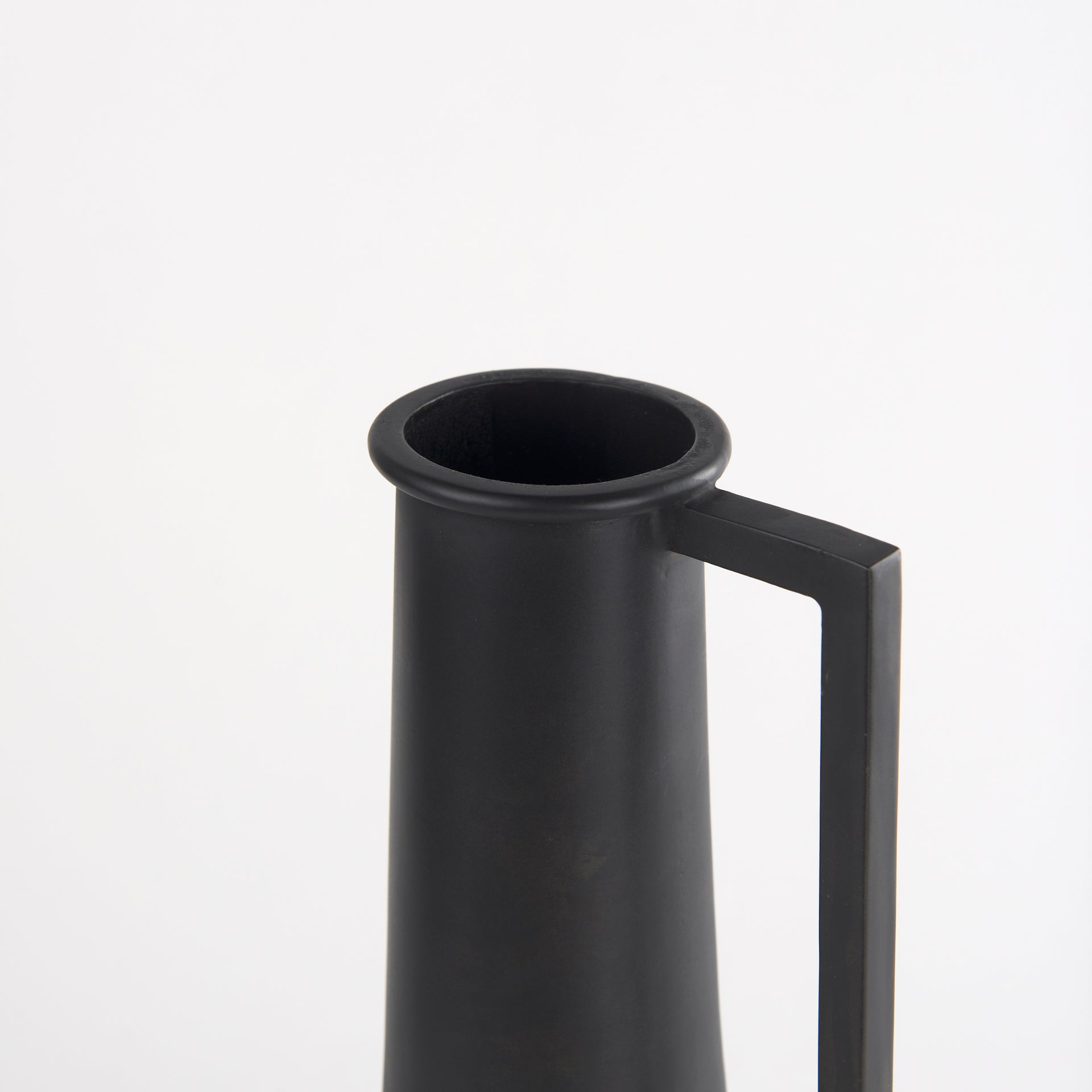 Aubrey Black Jug Vase