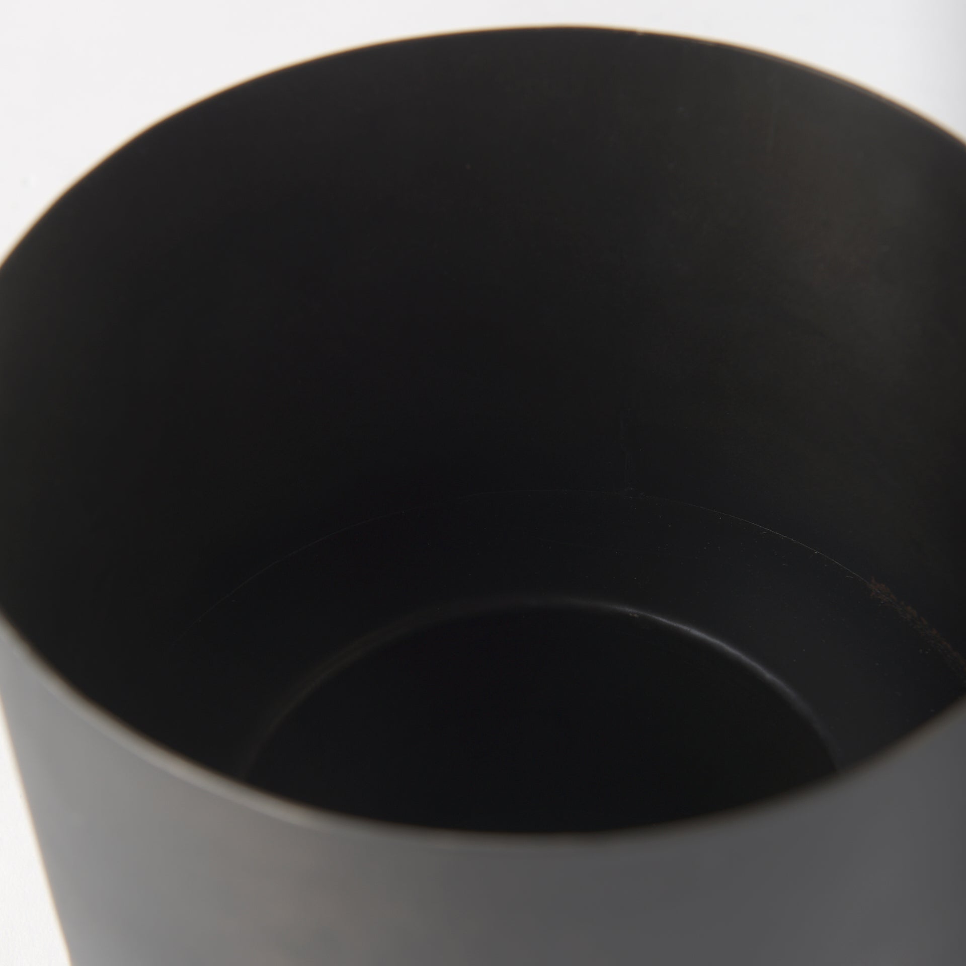 Juno Black Vase