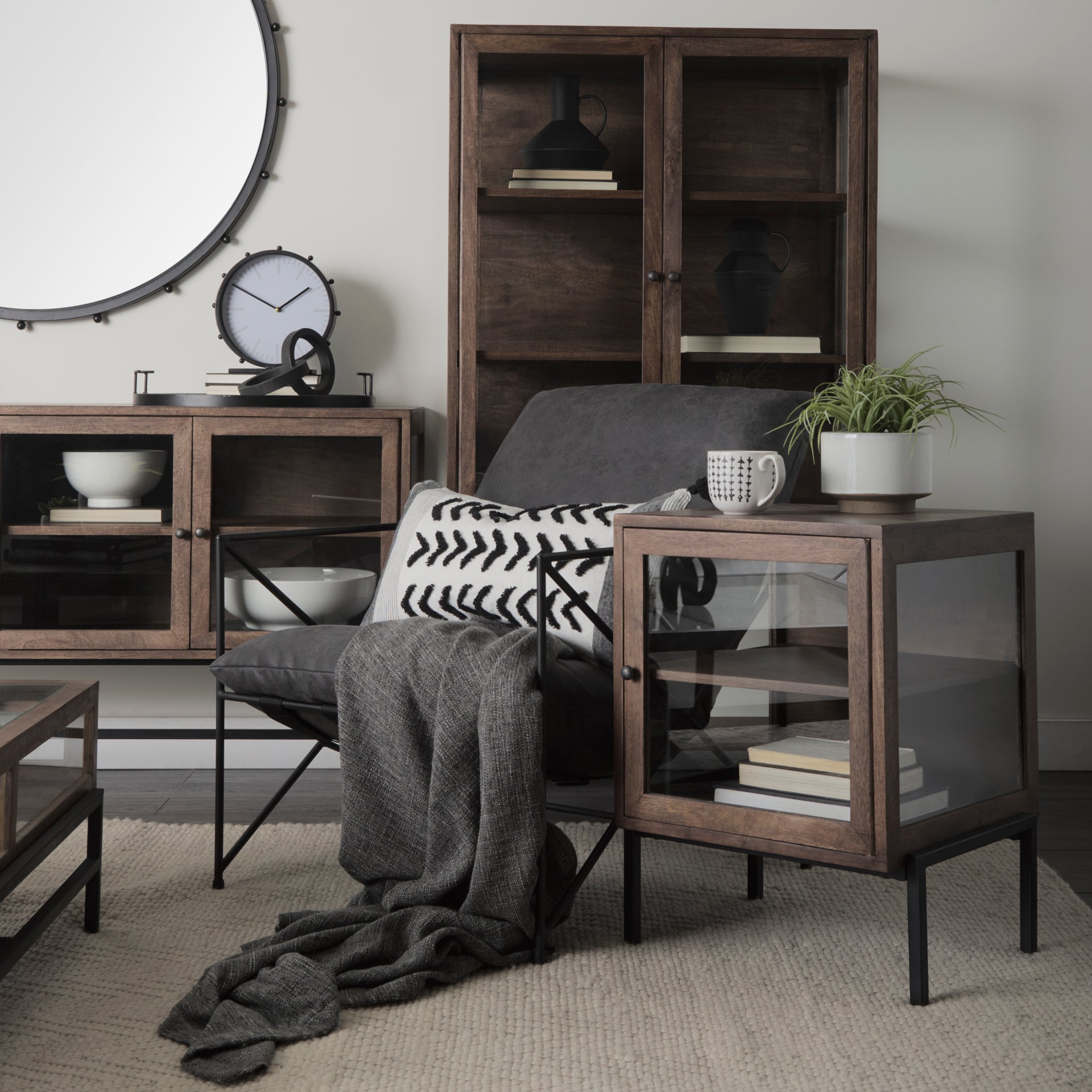 Arelius Cabinet
