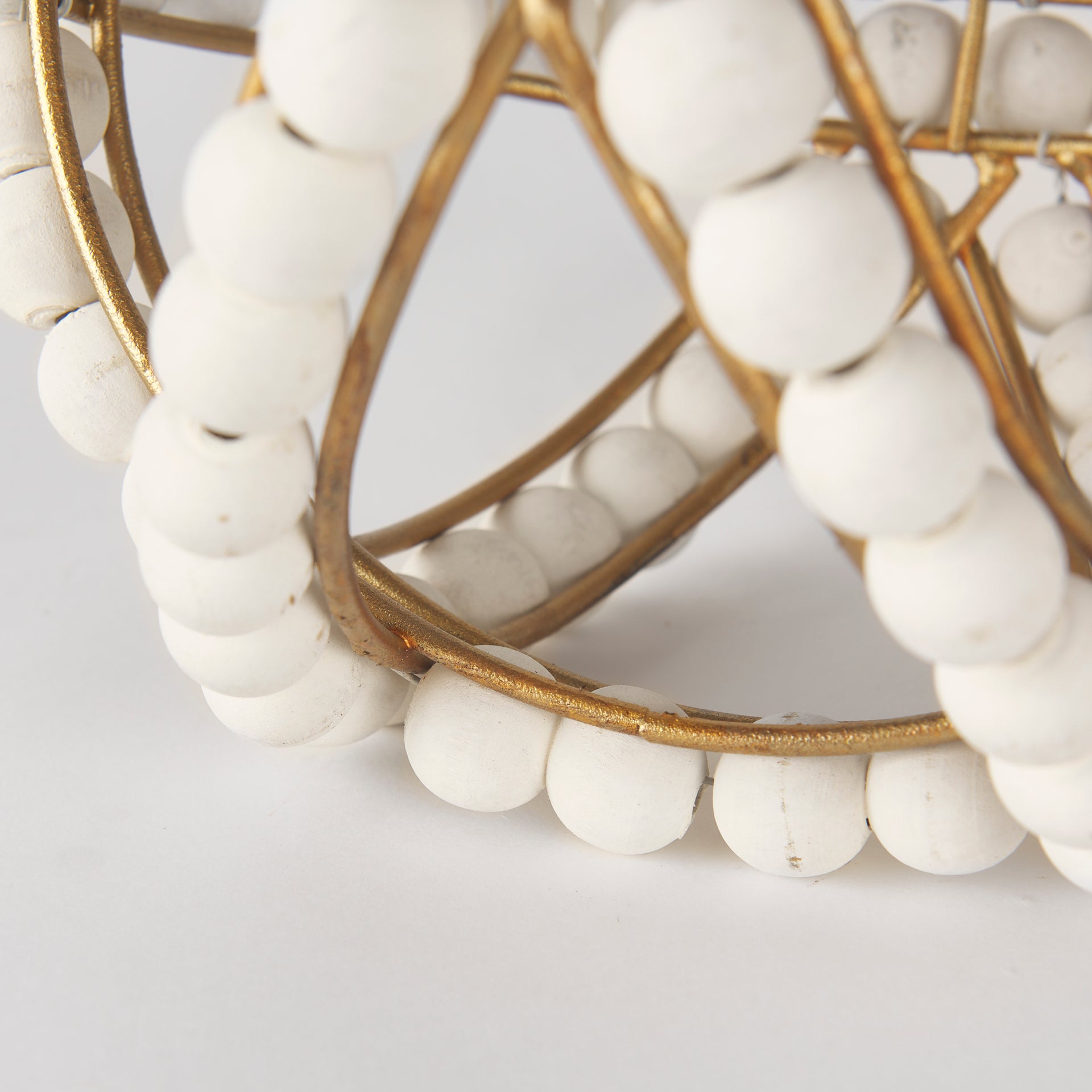 Espanlade White Object