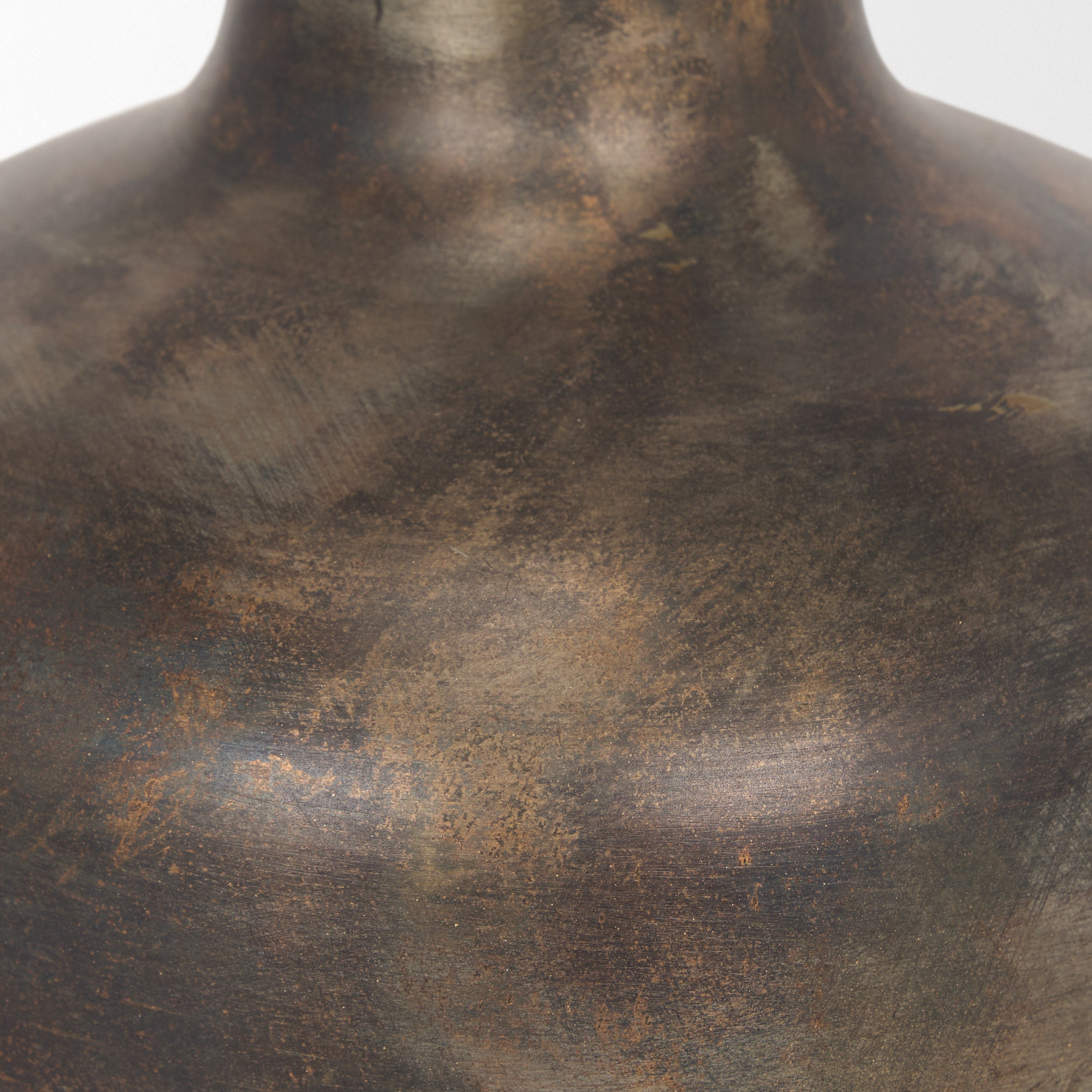 Daya Vase