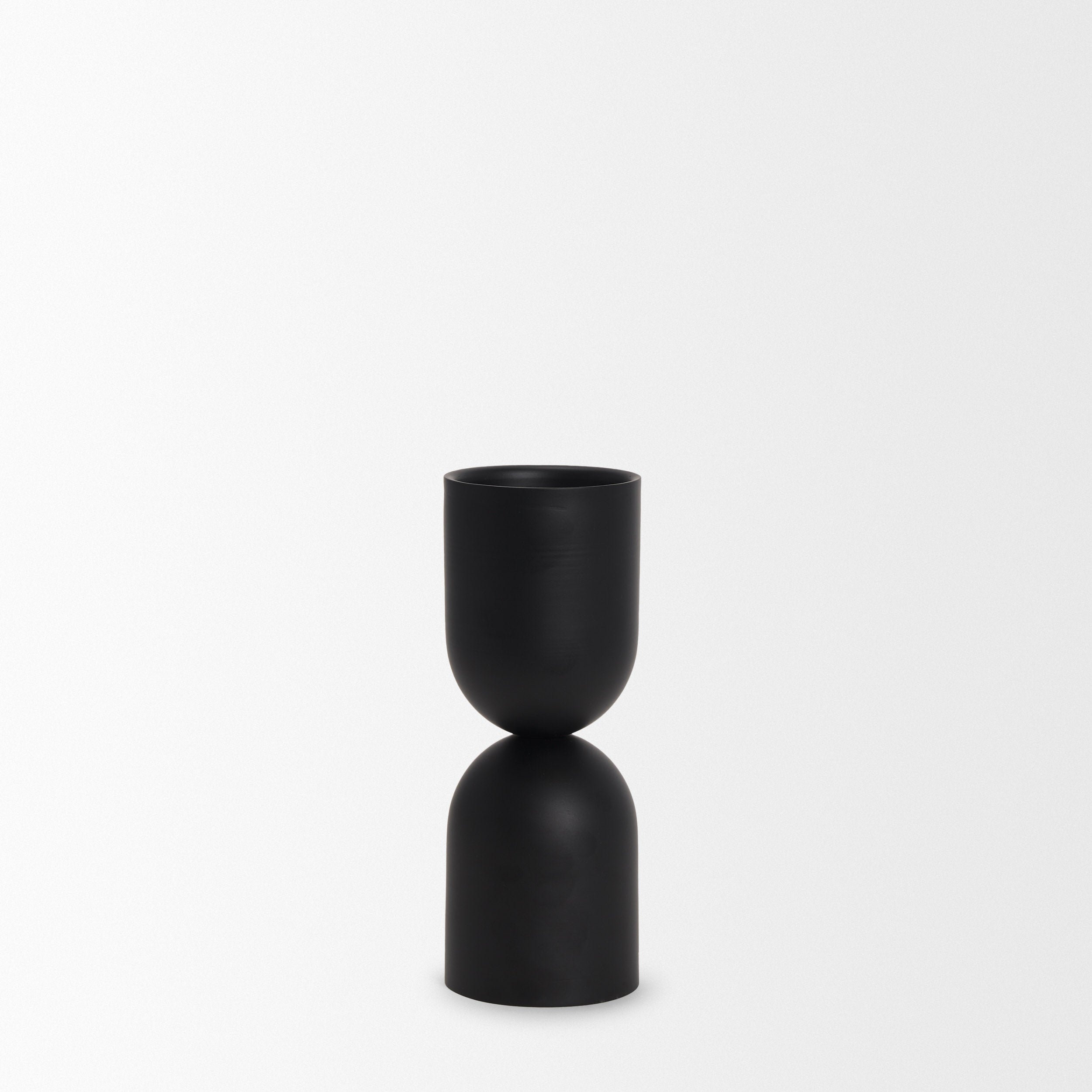 Qamra Black Candle Holder