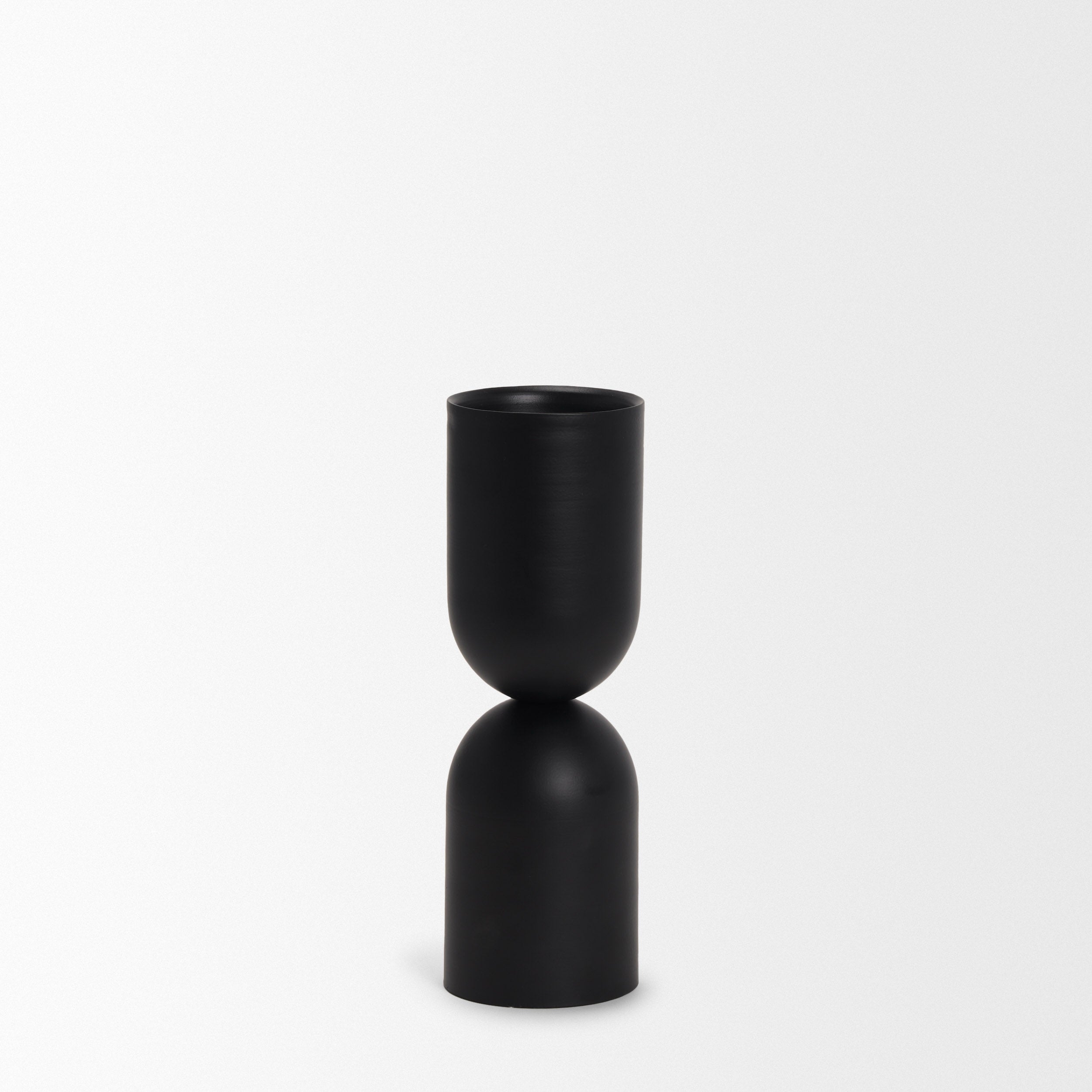 Qamra Black Candle Holder