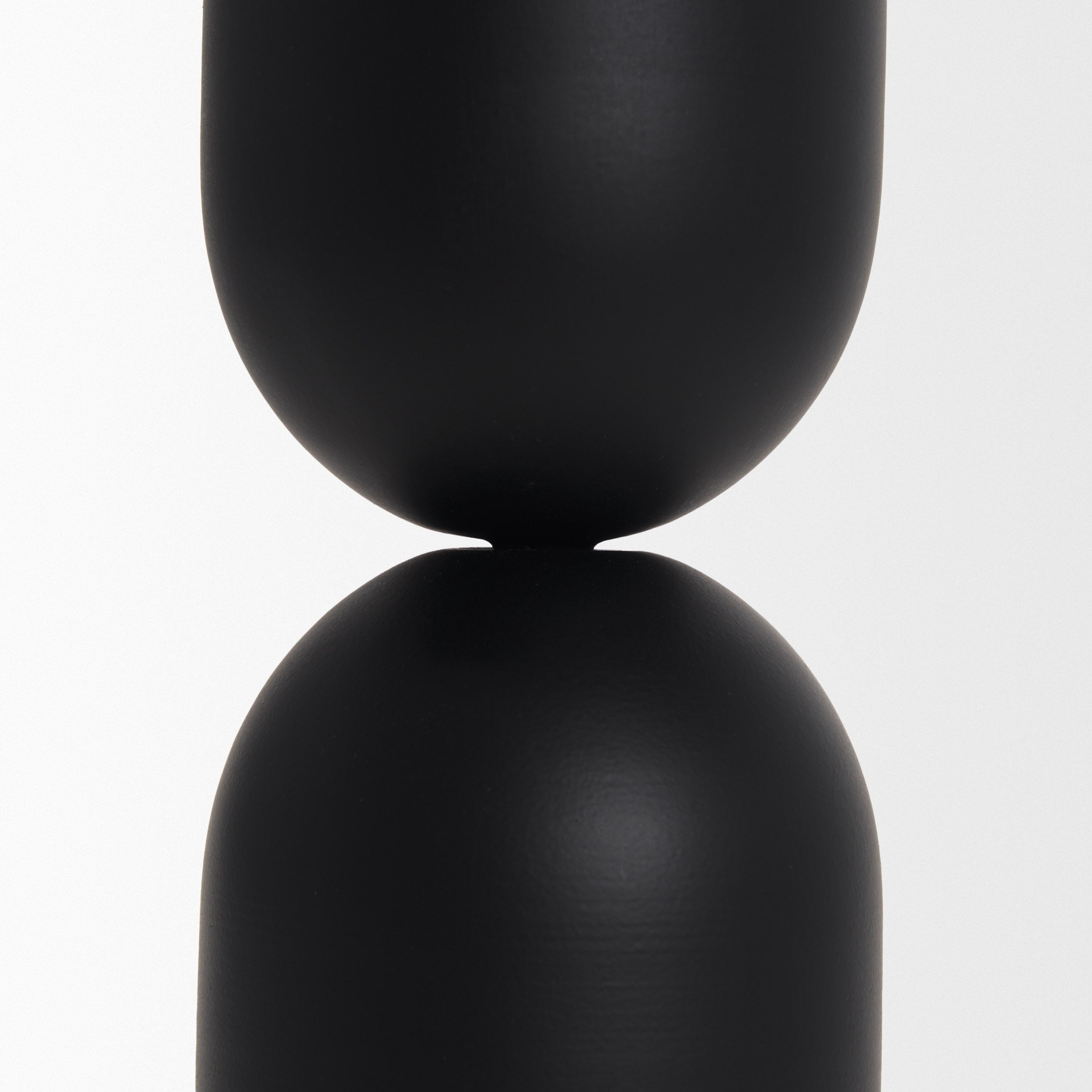Qamra Black Candle Holder