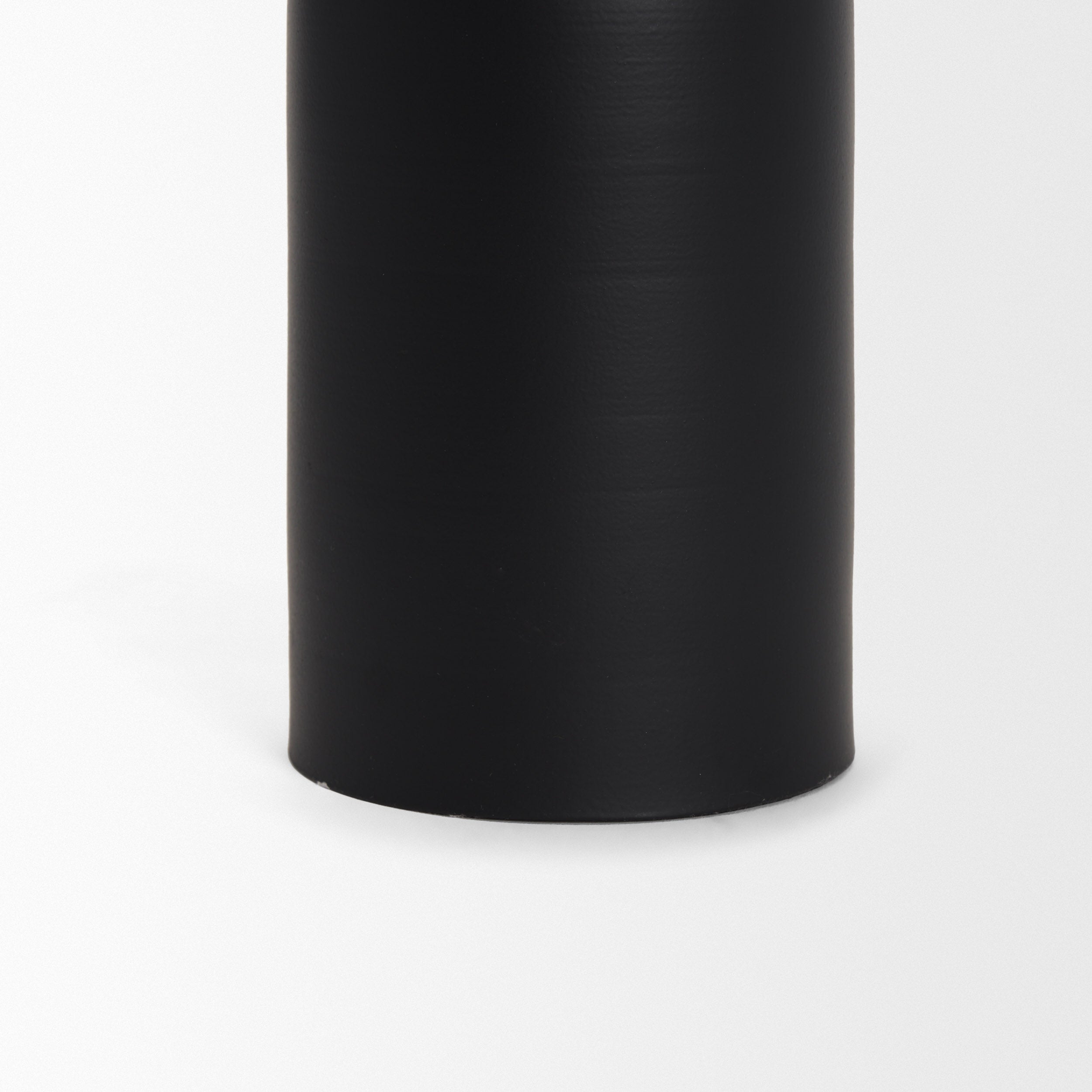 Qamra Black Candle Holder