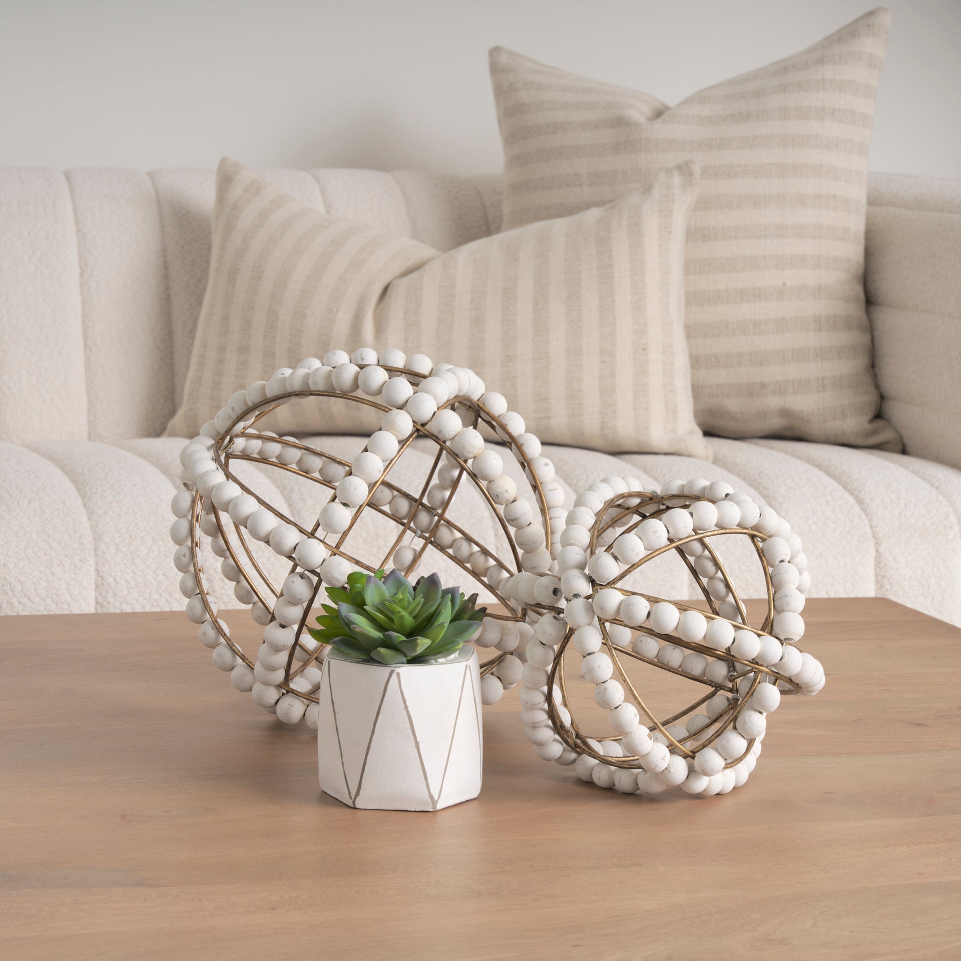 Espanlade White Object