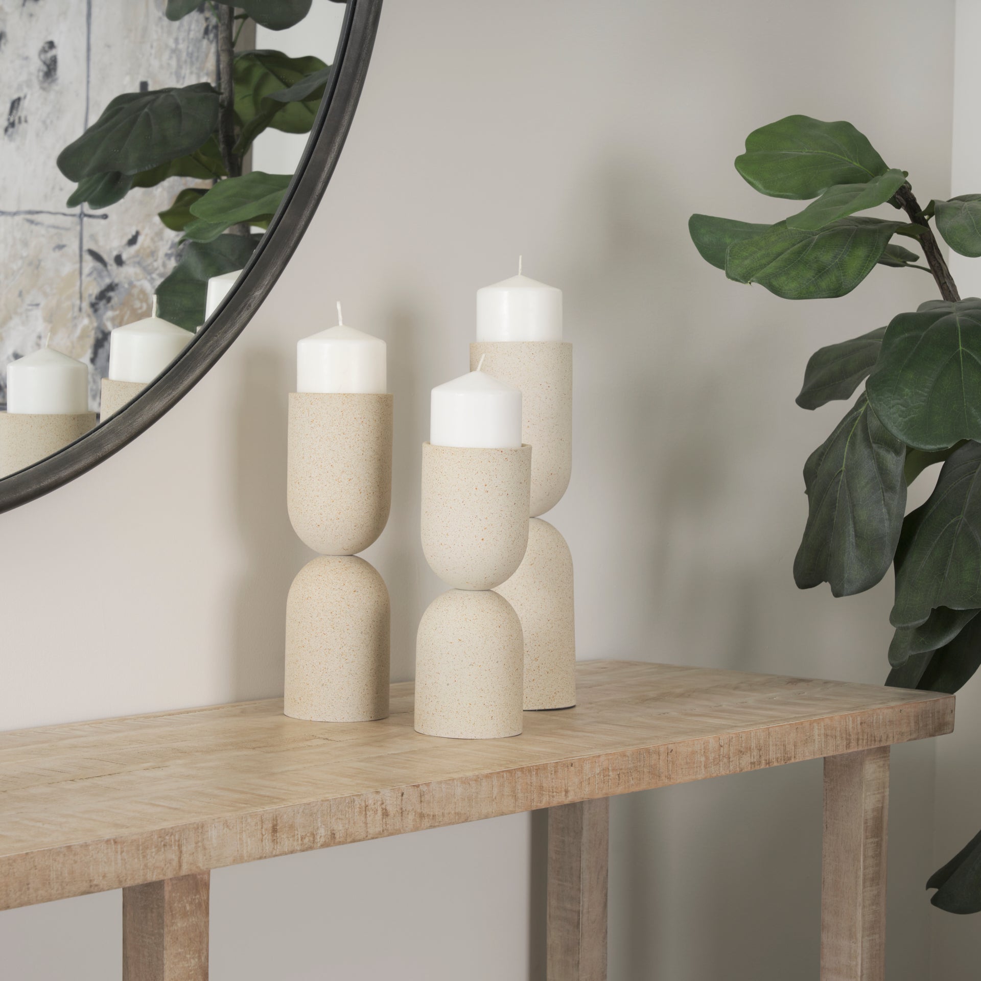 Qamra Gold Candle Holder