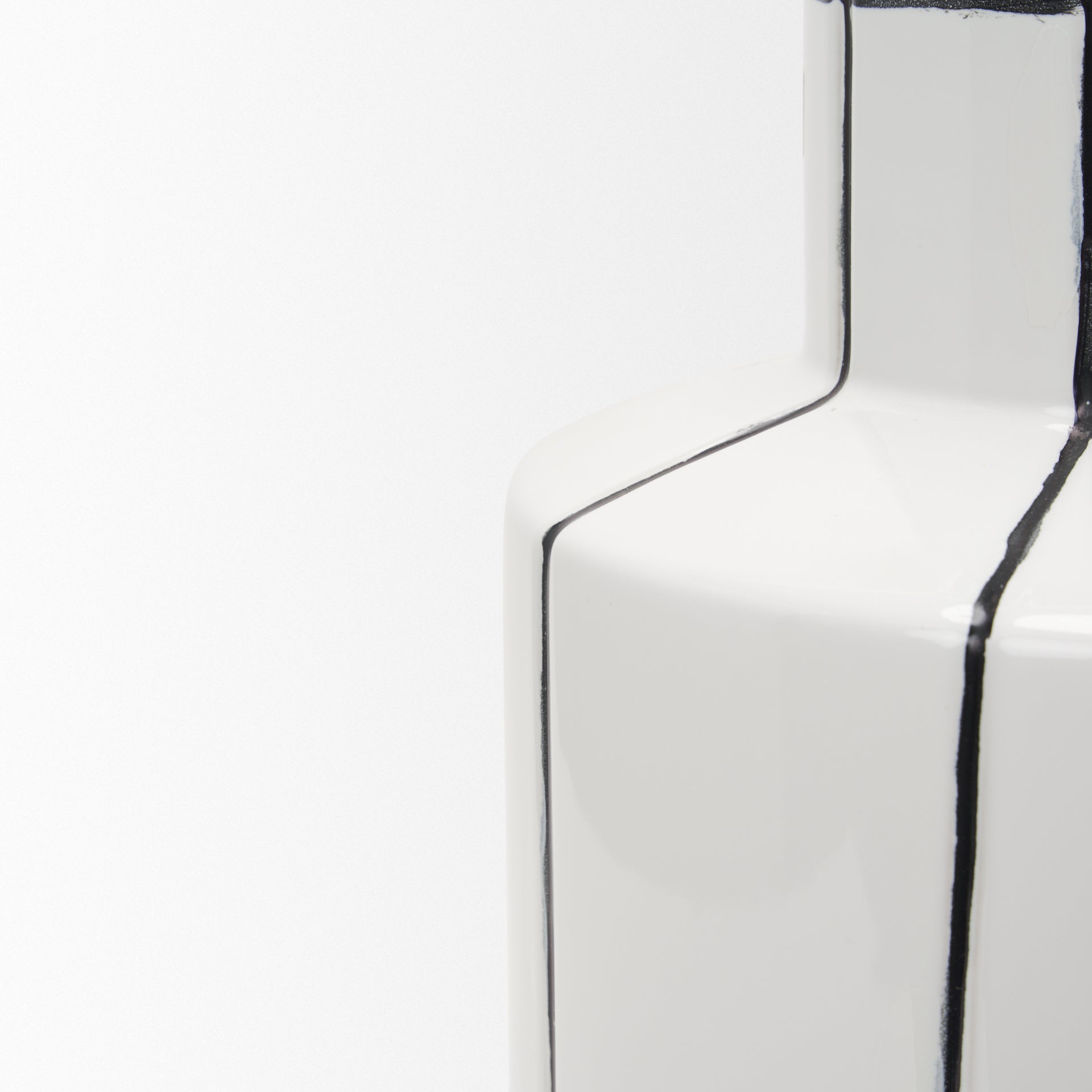 Dinah Vase