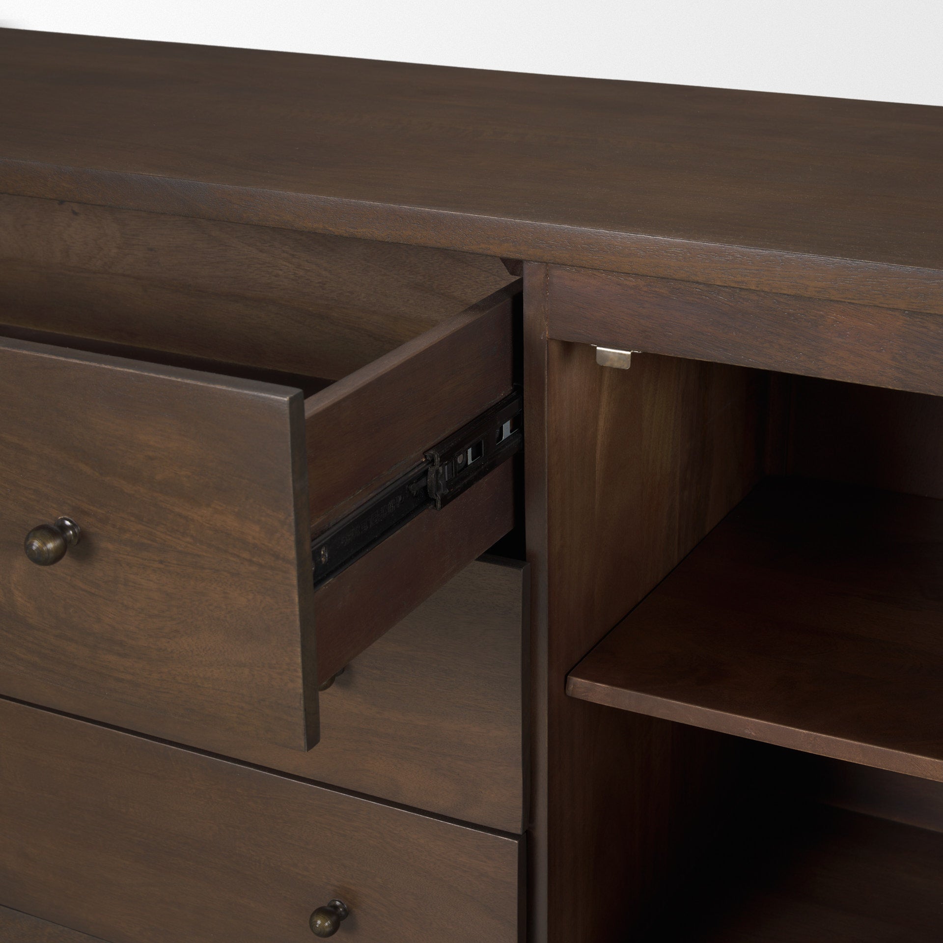 Jonan Sideboard