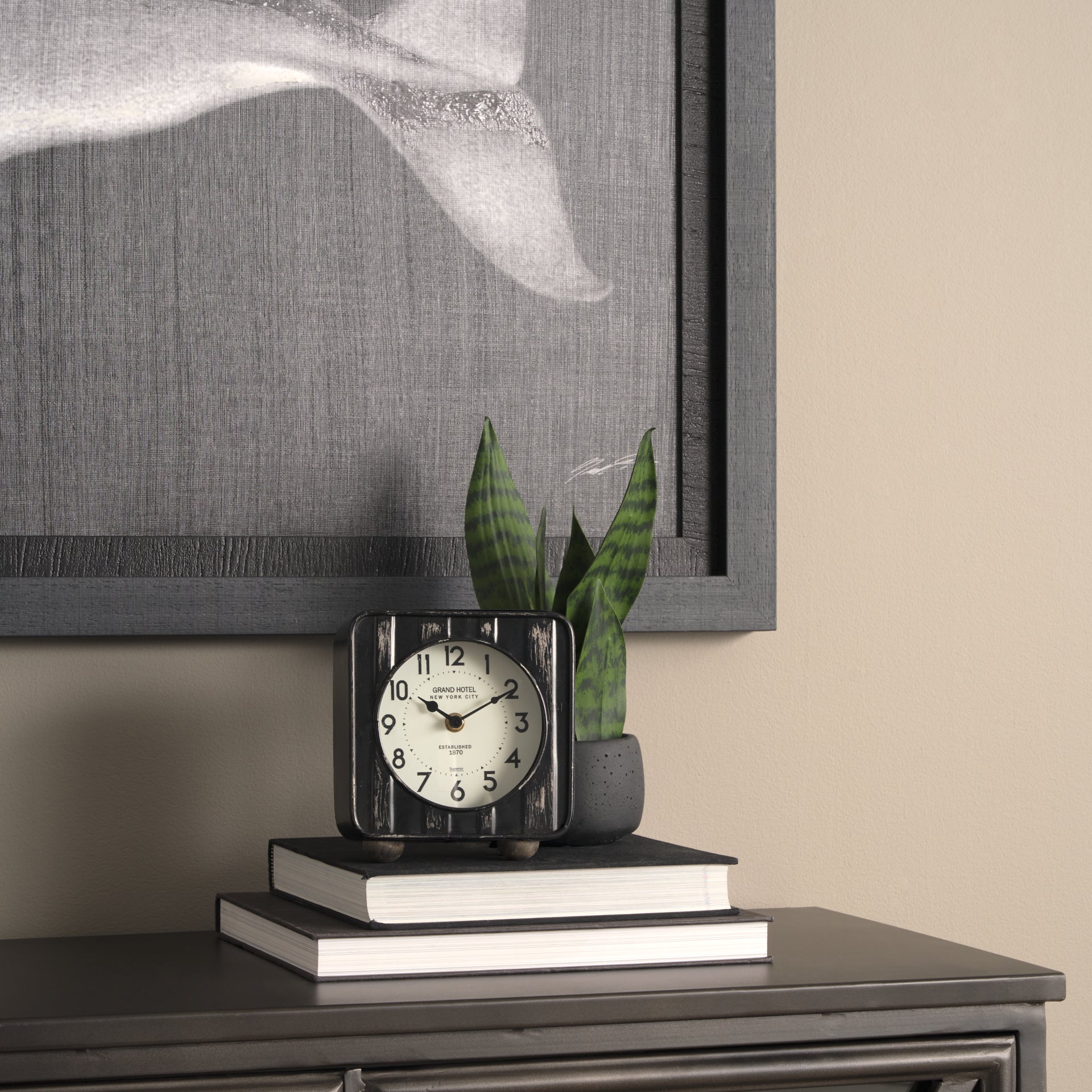 Karl Table Clock